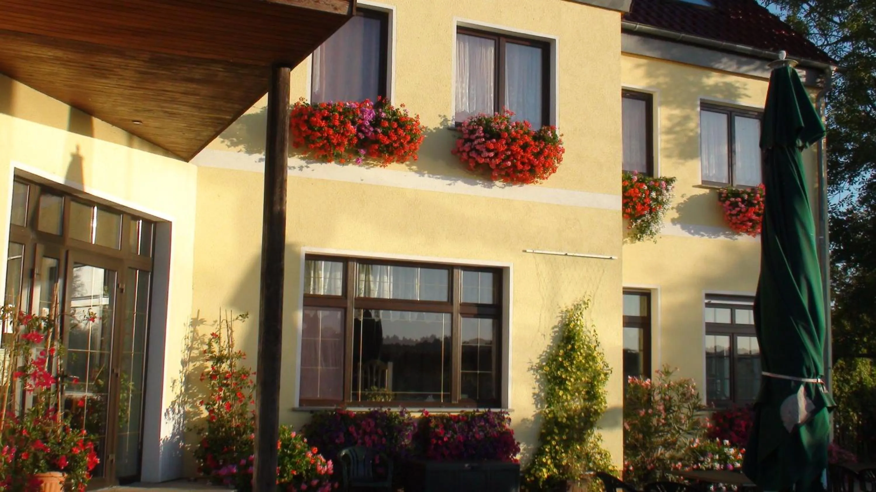 Facade/entrance in Elbterrassen zu Brambach