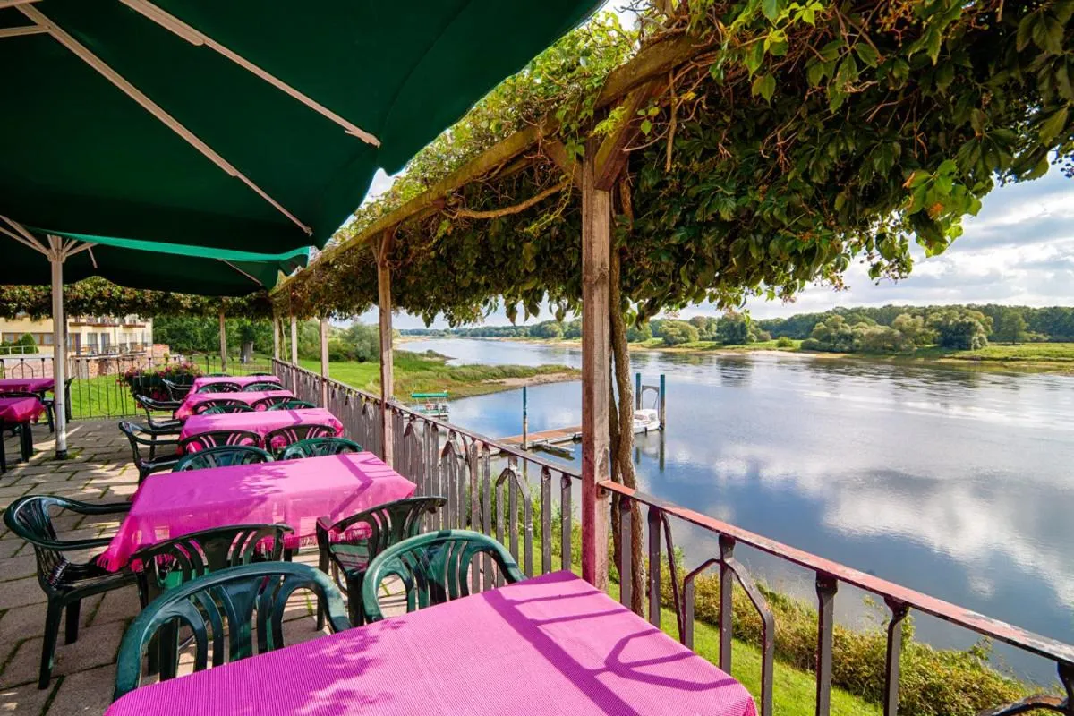 Restaurant/places to eat in Elbterrassen zu Brambach