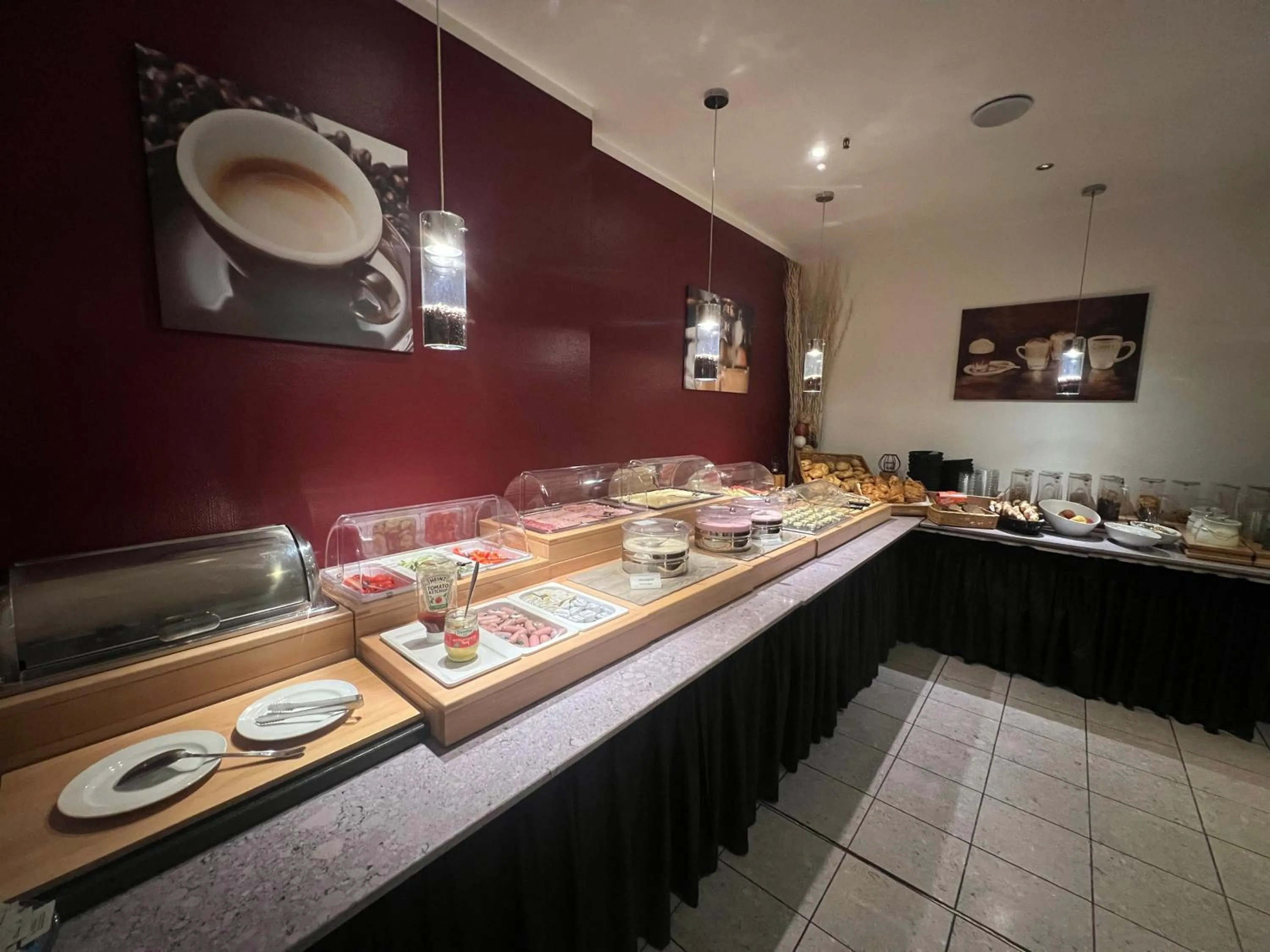 Breakfast in Hotel Mozart