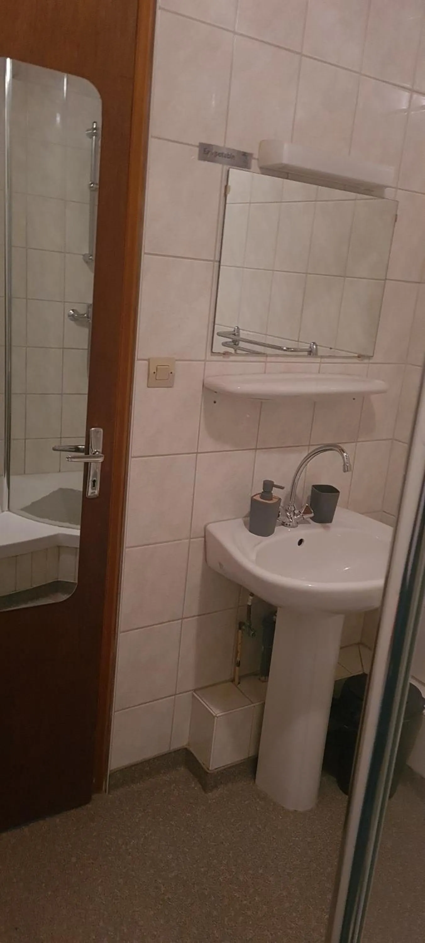 Bathroom in Gîte et chambres d'hôtes Les Framboises