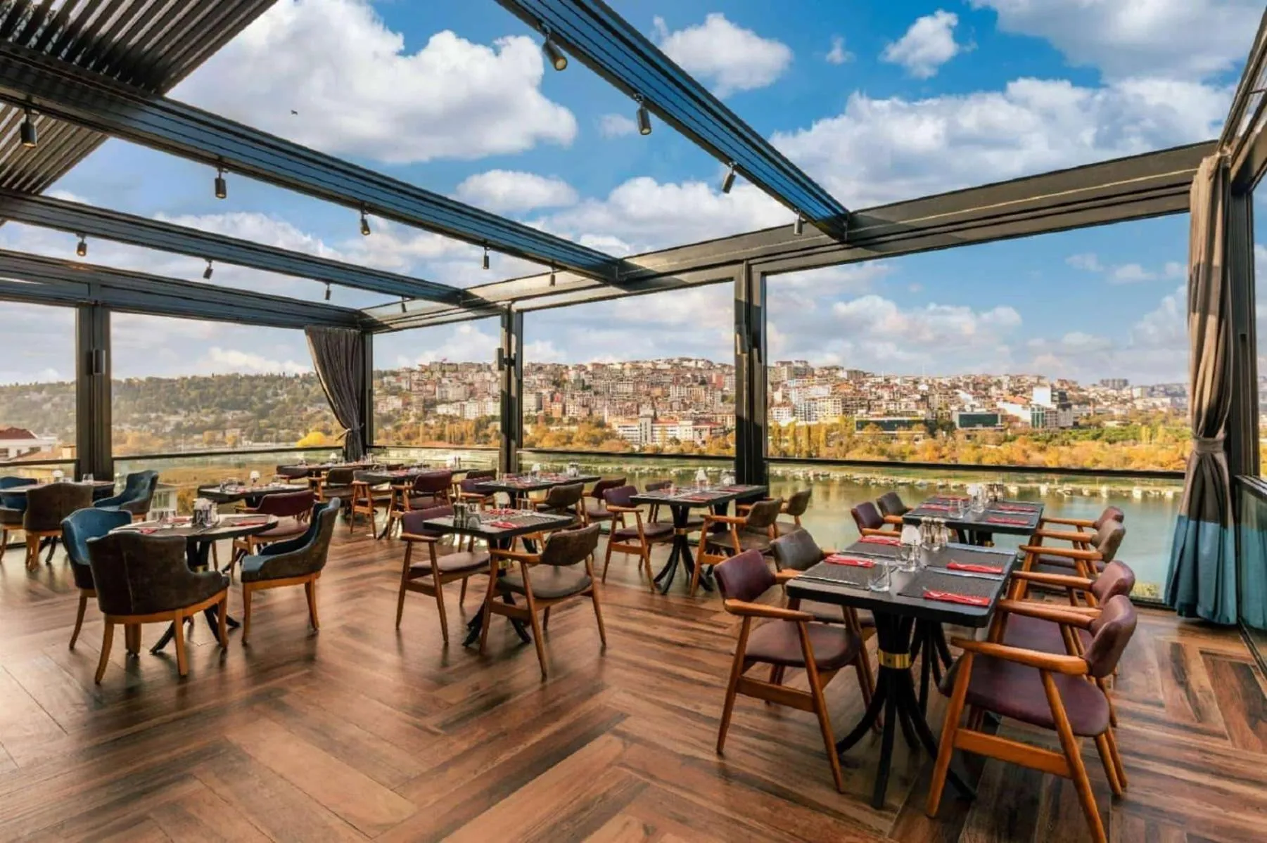 Restaurant/places to eat in Ramada by Wyndham Istanbul Golden Horn