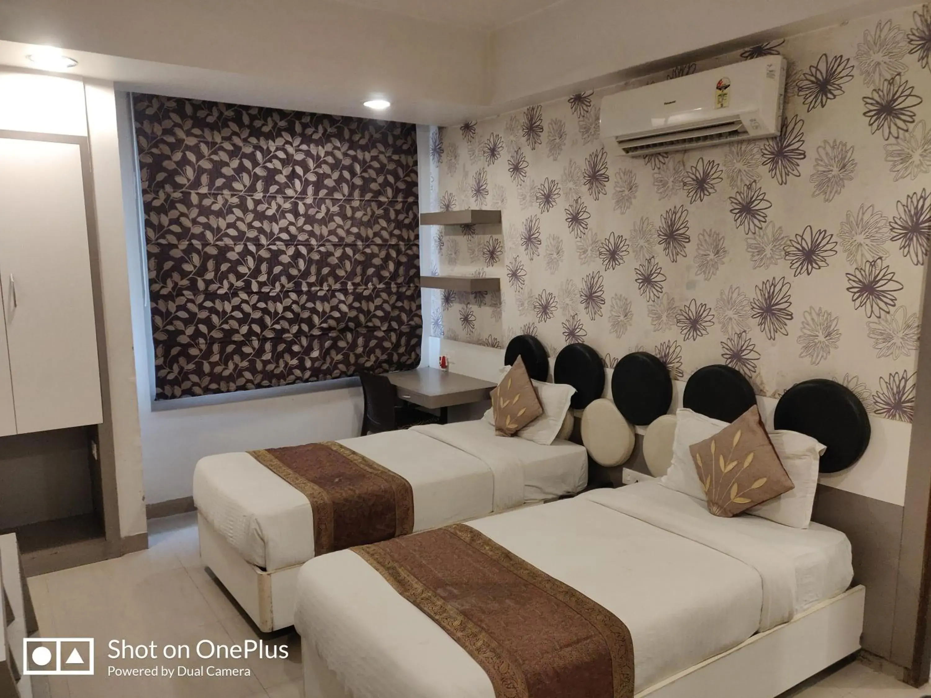 Bed in Starlit Select Nirvana Bed in Starlit Select Nirvana