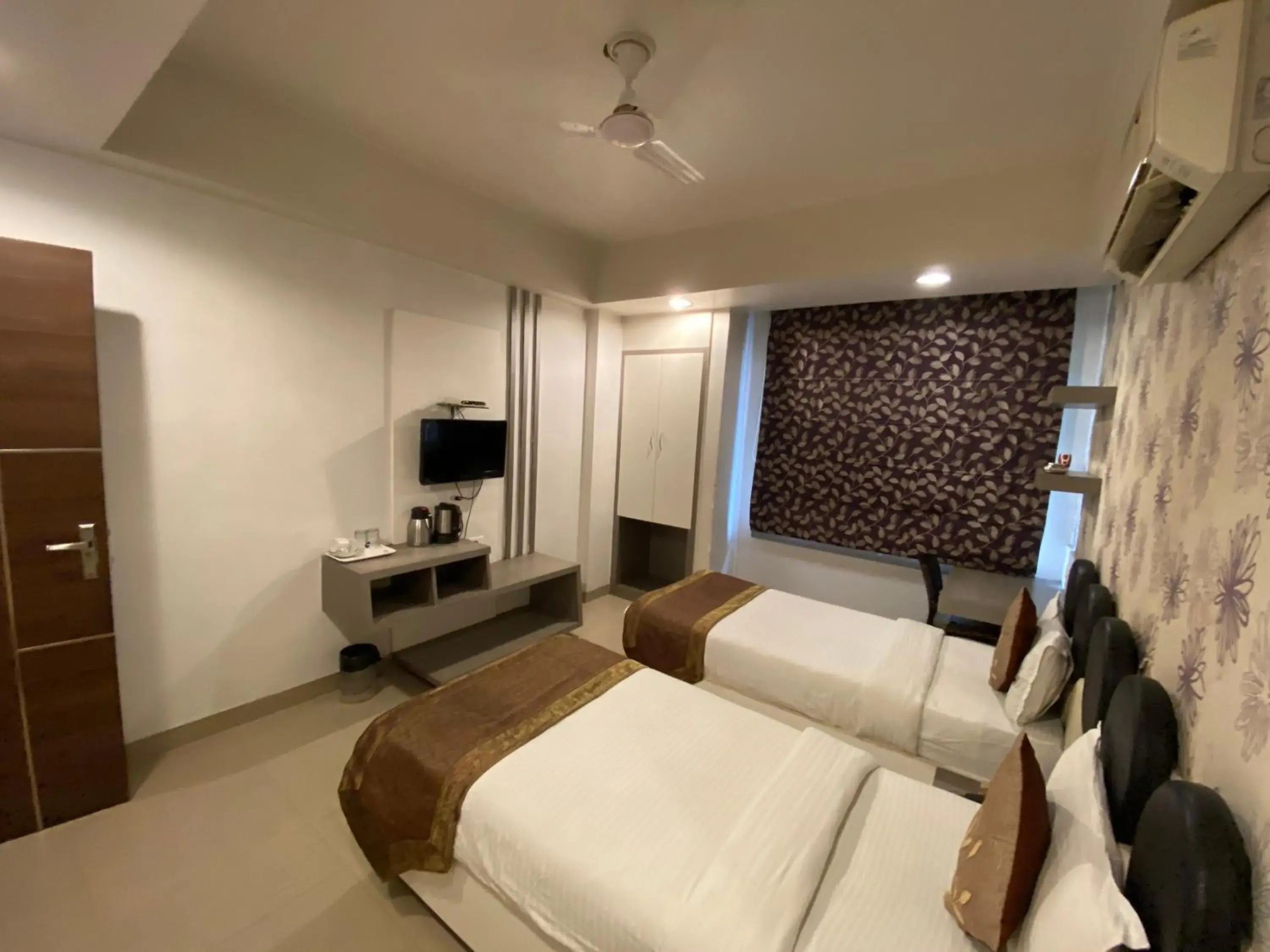 Bedroom, Bed in Starlit Select Nirvana Bedroom, Bed in Starlit Select Nirvana