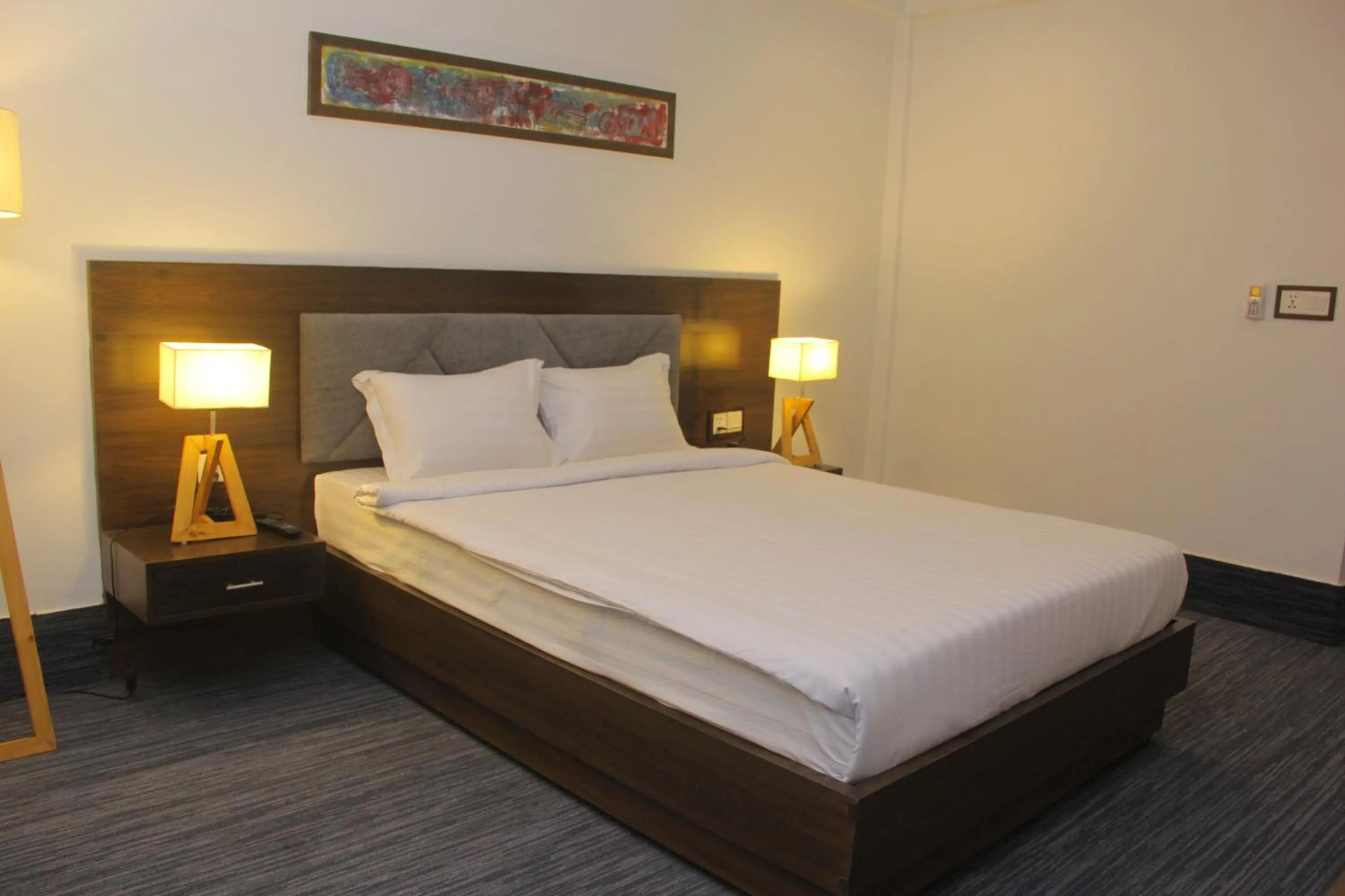 Bed in Hotel Zakaria International