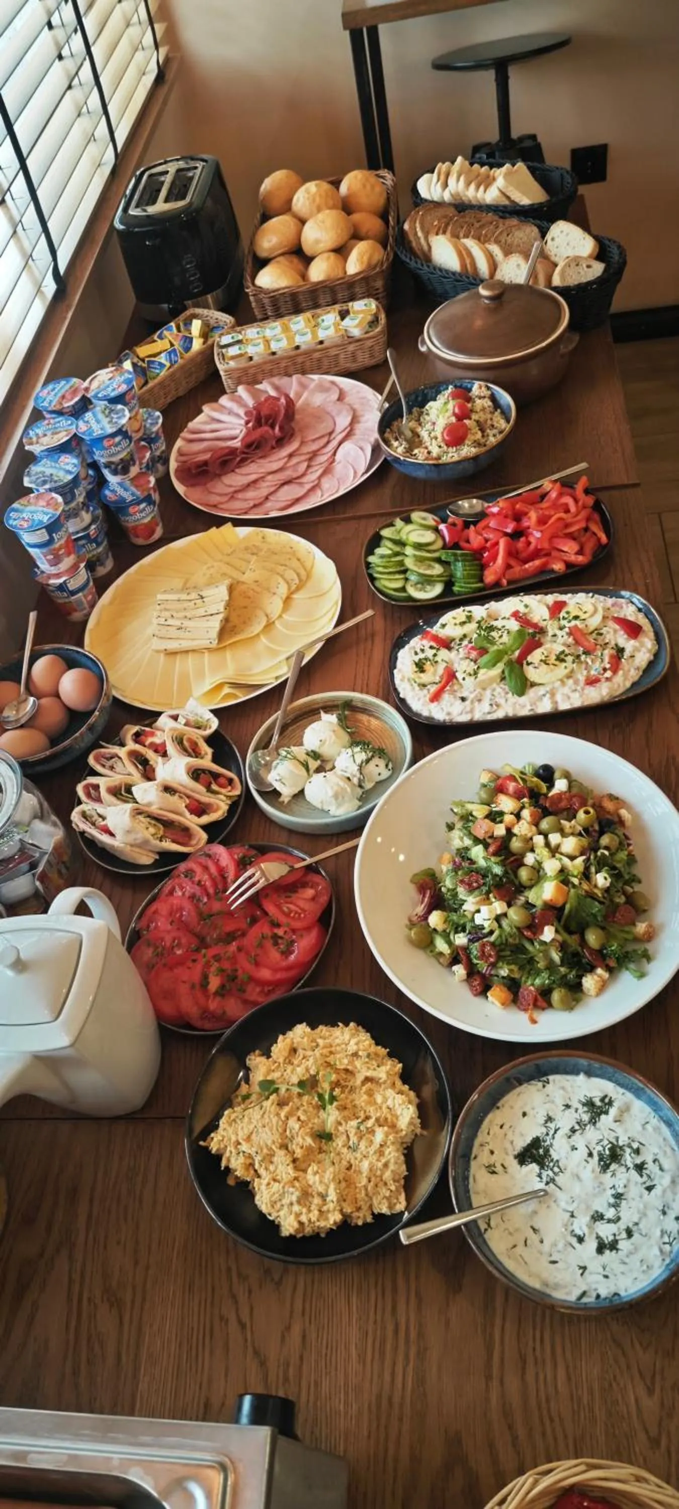 Buffet breakfast in Metalowiec