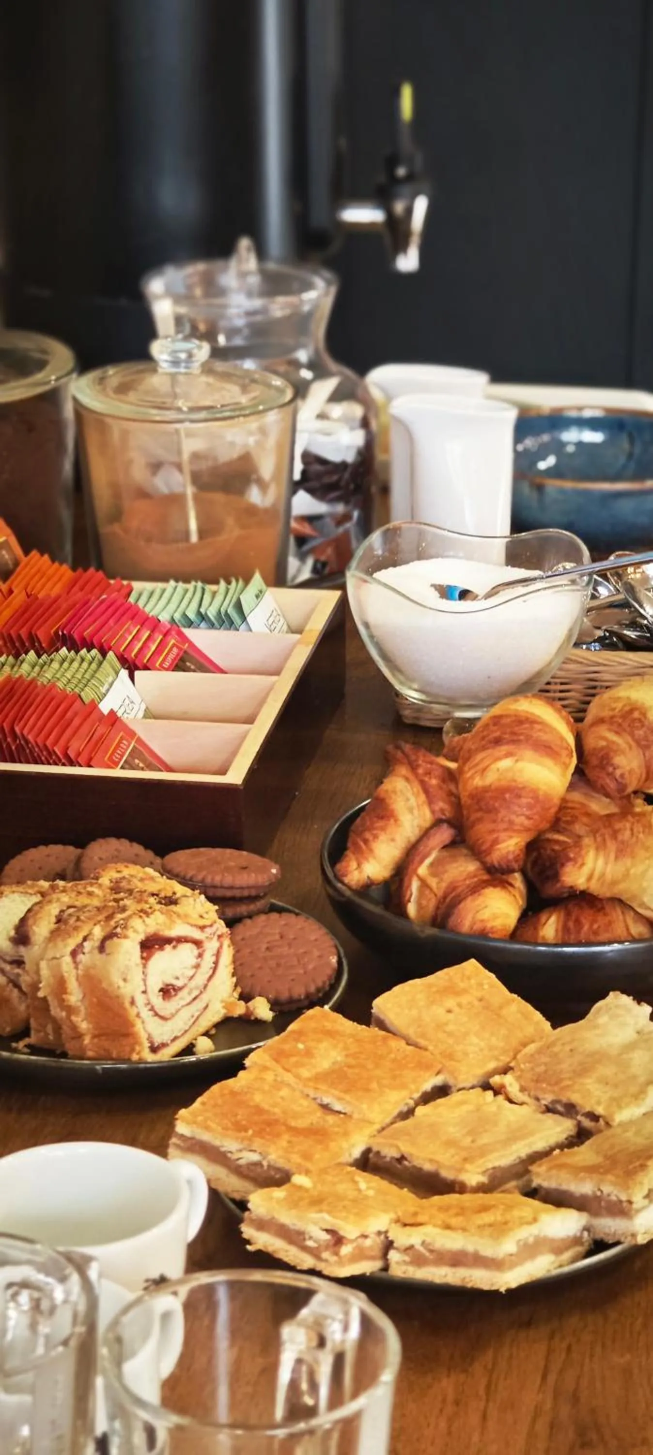 Buffet breakfast in Metalowiec