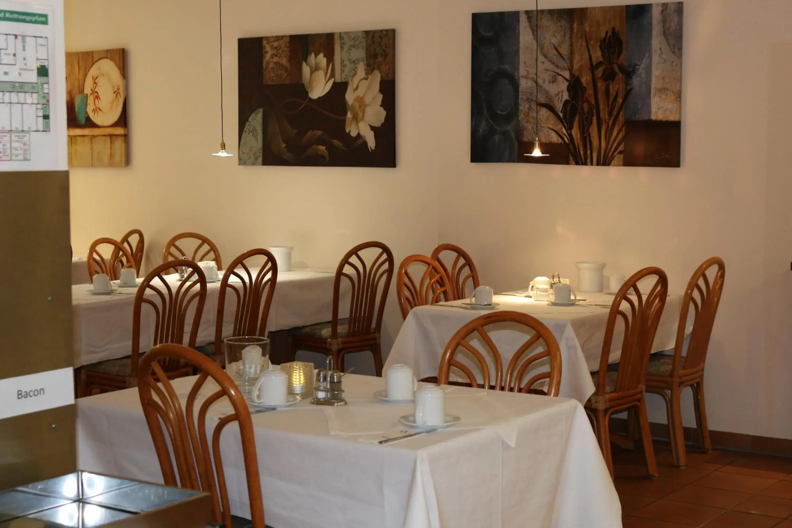 Restaurant/places to eat in Elbbrücken Hotel Restaurant/places to eat in Elbbrücken Hotel