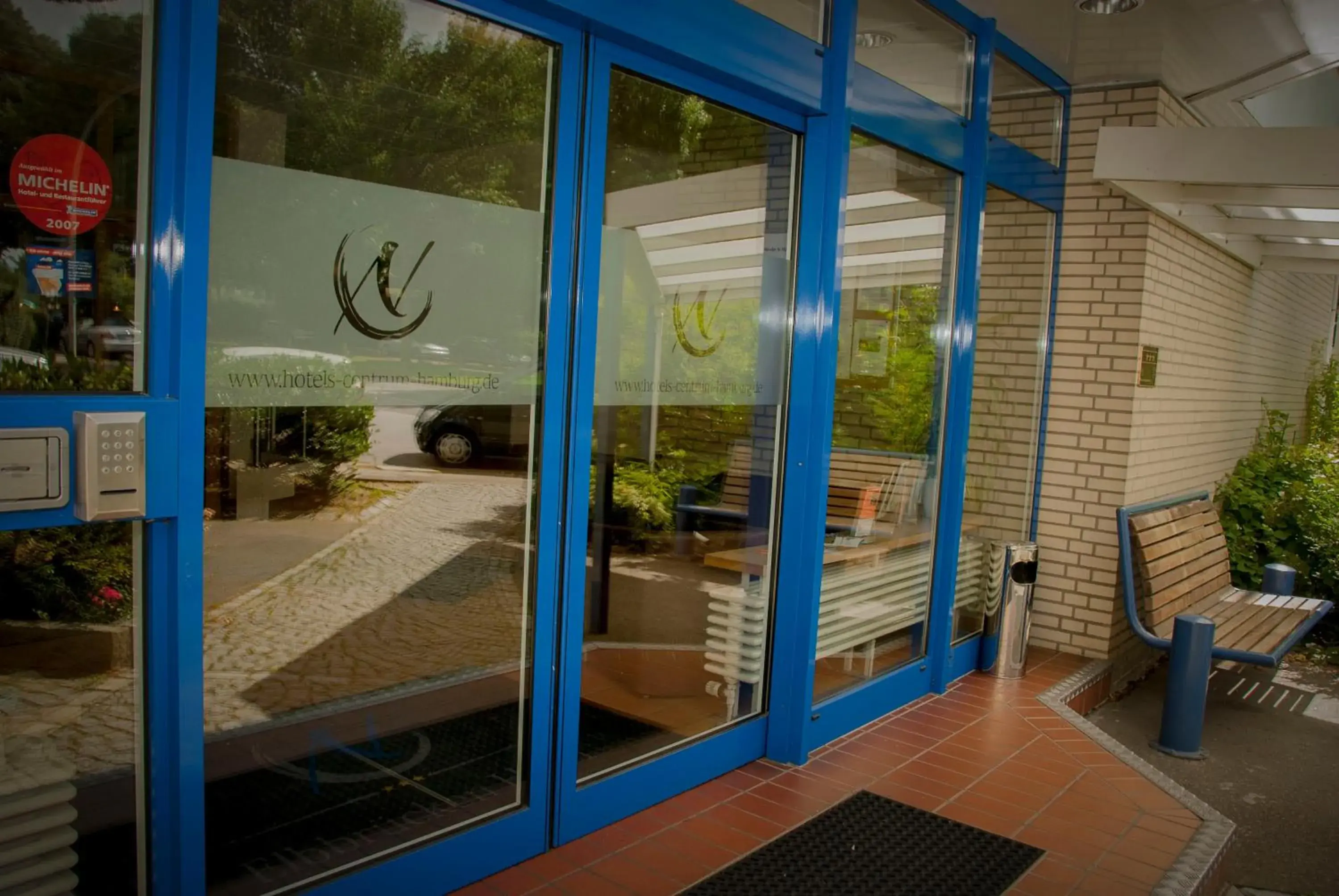 Facade/entrance in Elbbrücken Hotel Facade/entrance in Elbbrücken Hotel