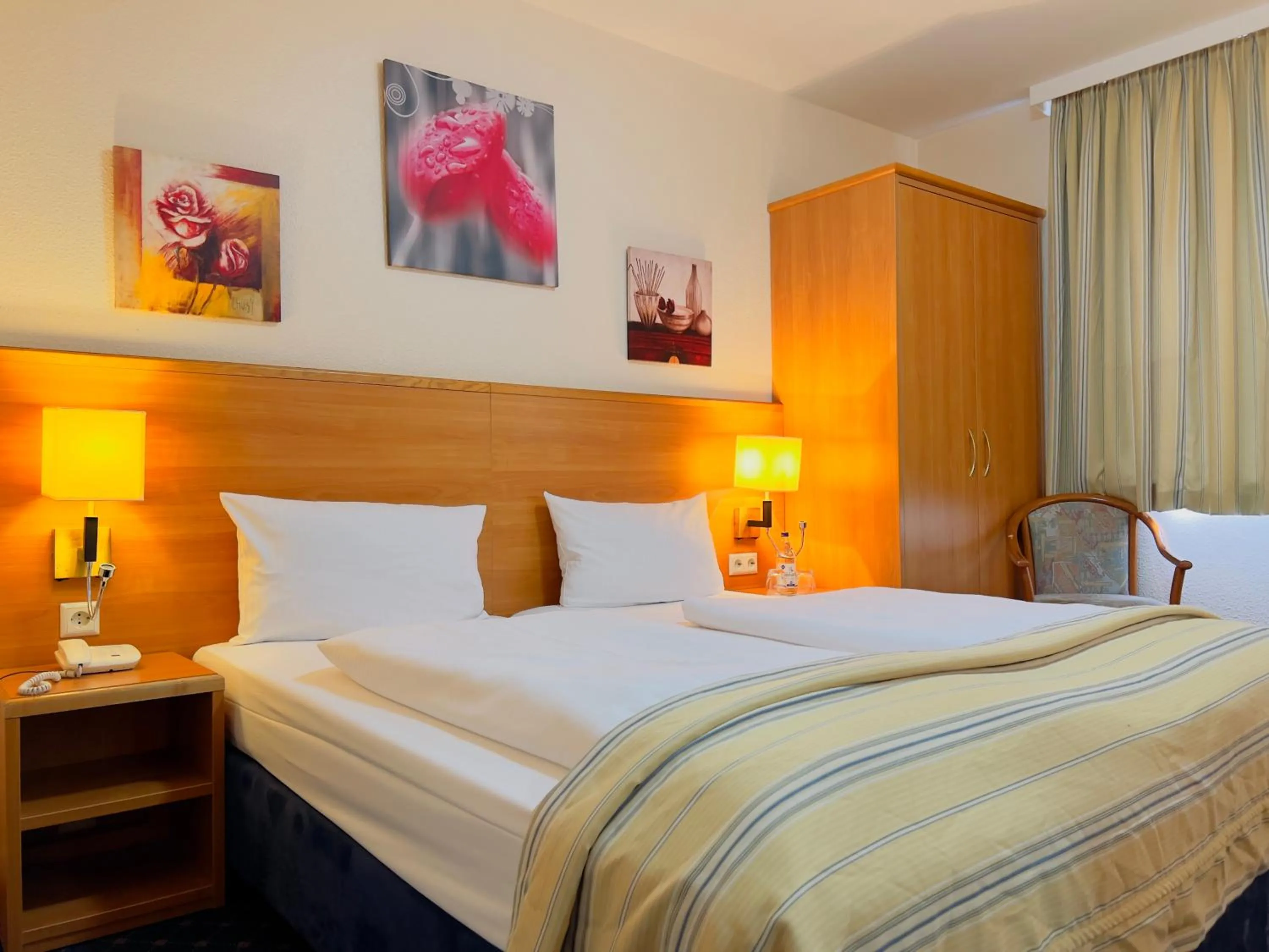 Bed in Elbbrücken Hotel