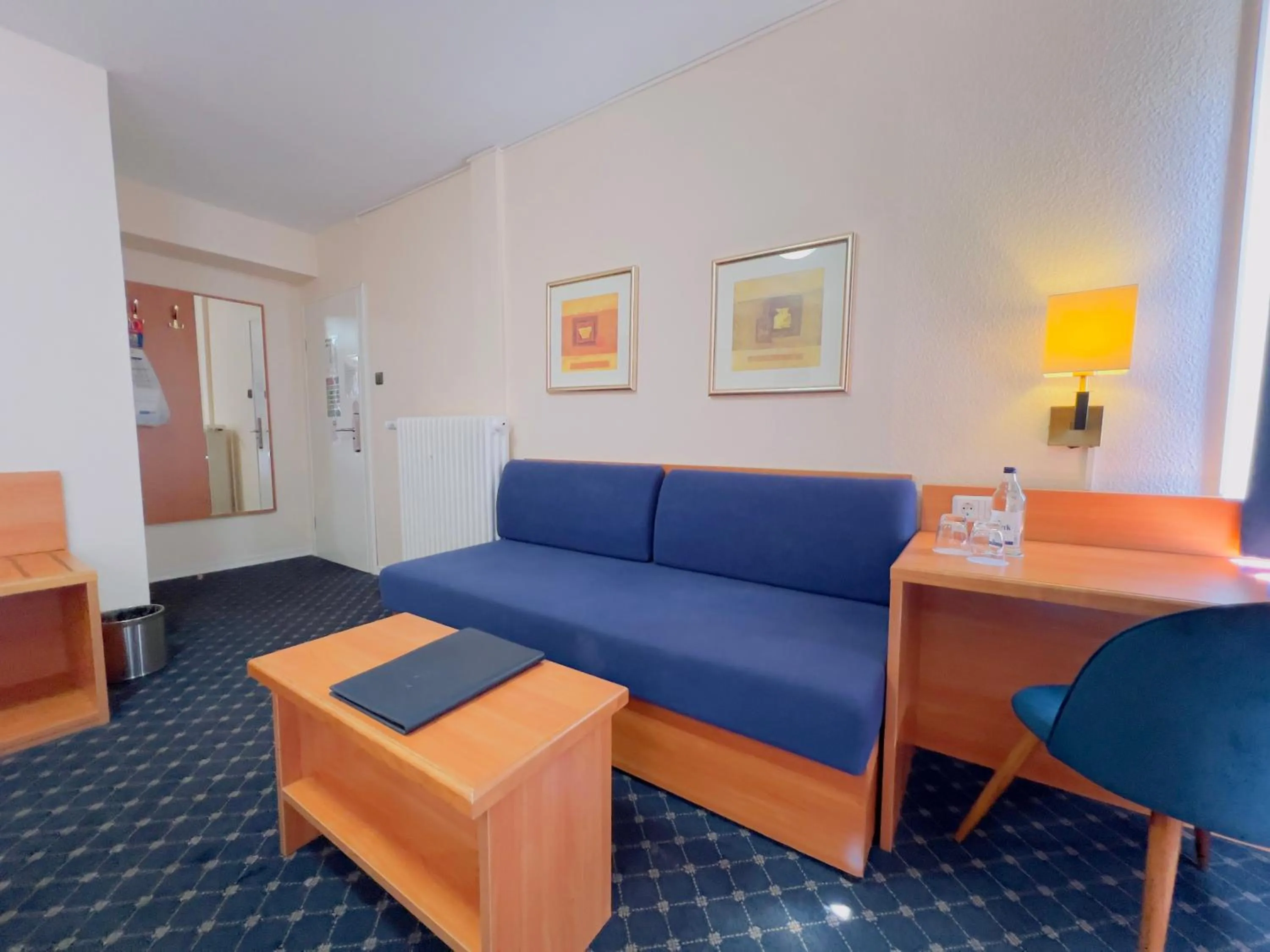 Photo of the whole room in Elbbrücken Hotel