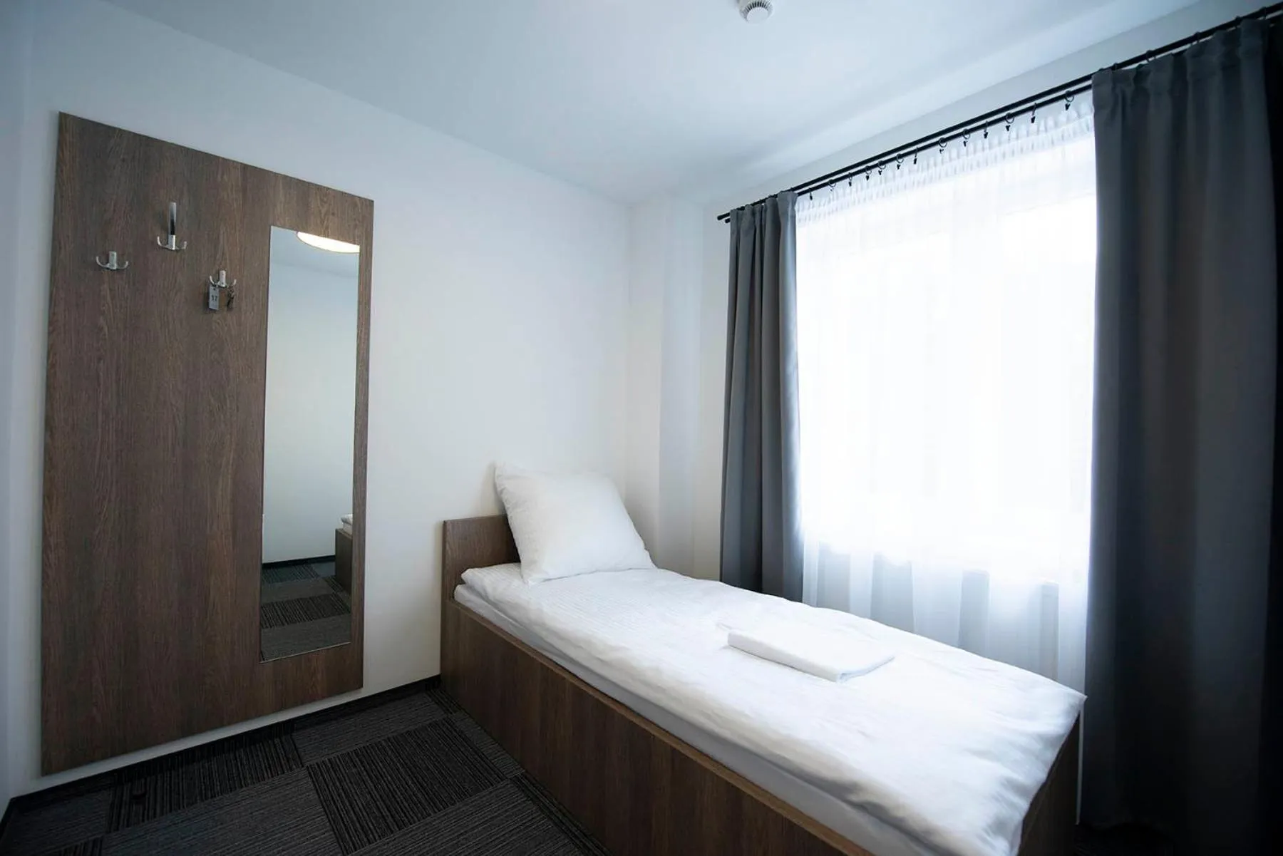 Photo of the whole room in Hostel SMS FREE PARKING