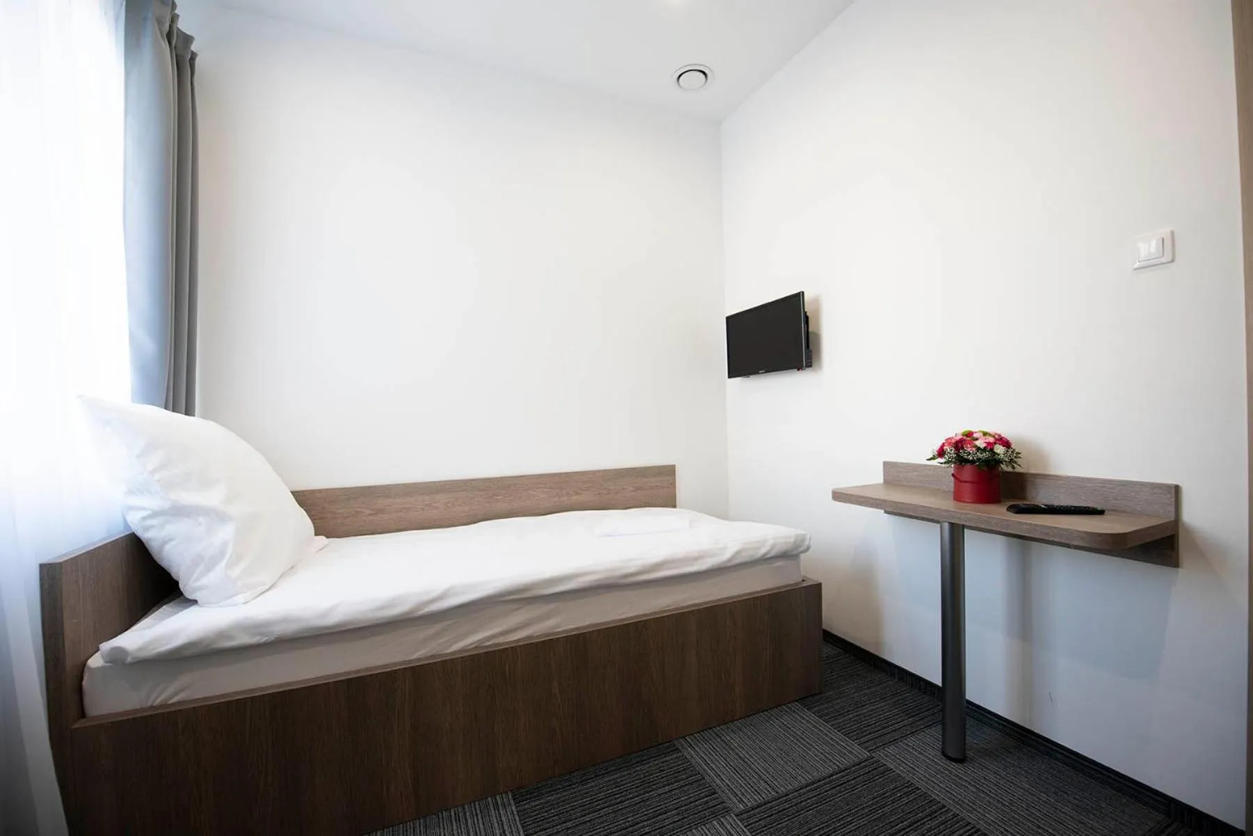 Photo of the whole room in Hostel SMS FREE PARKING