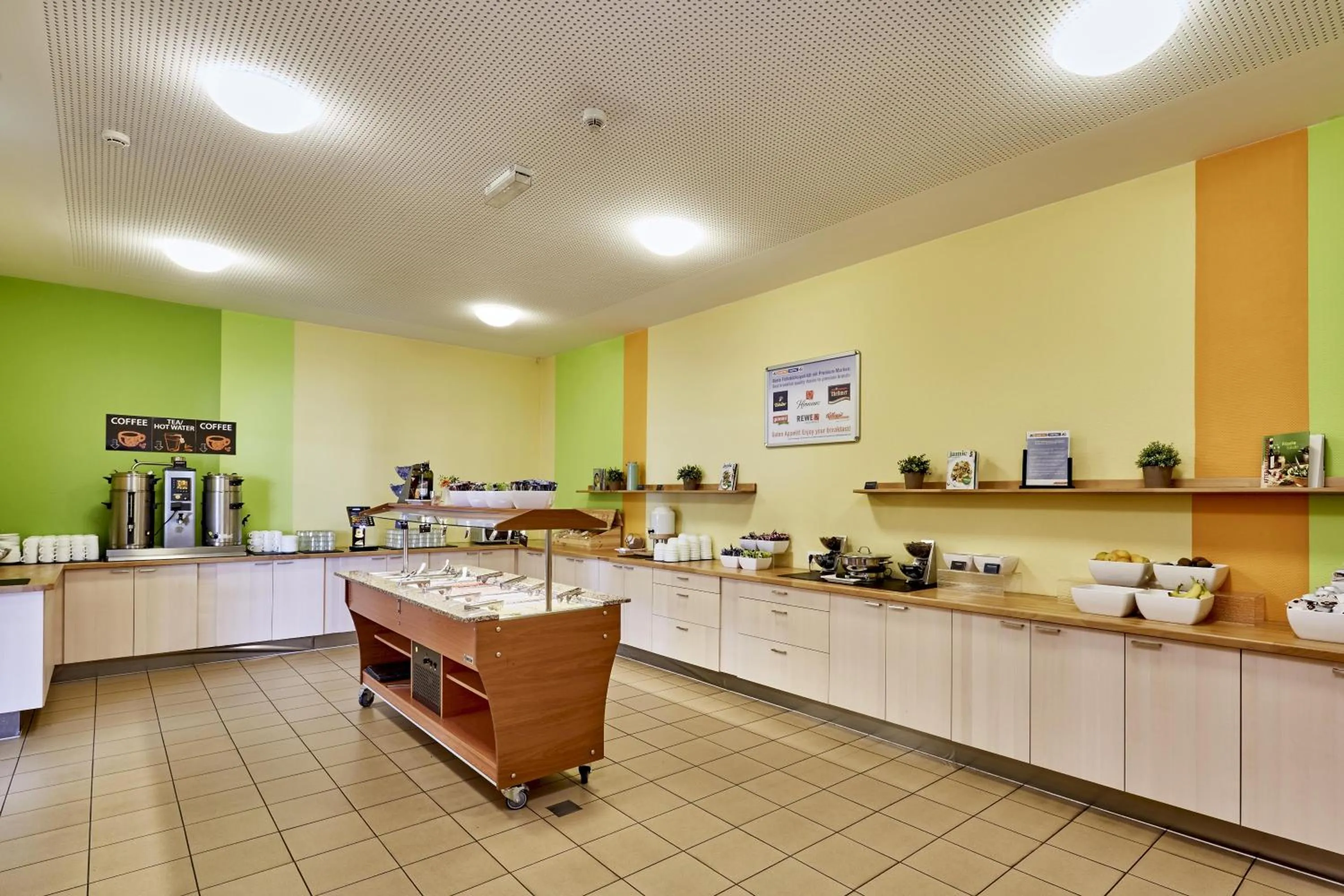 Restaurant/places to eat in a&o Aachen Hauptbahnhof