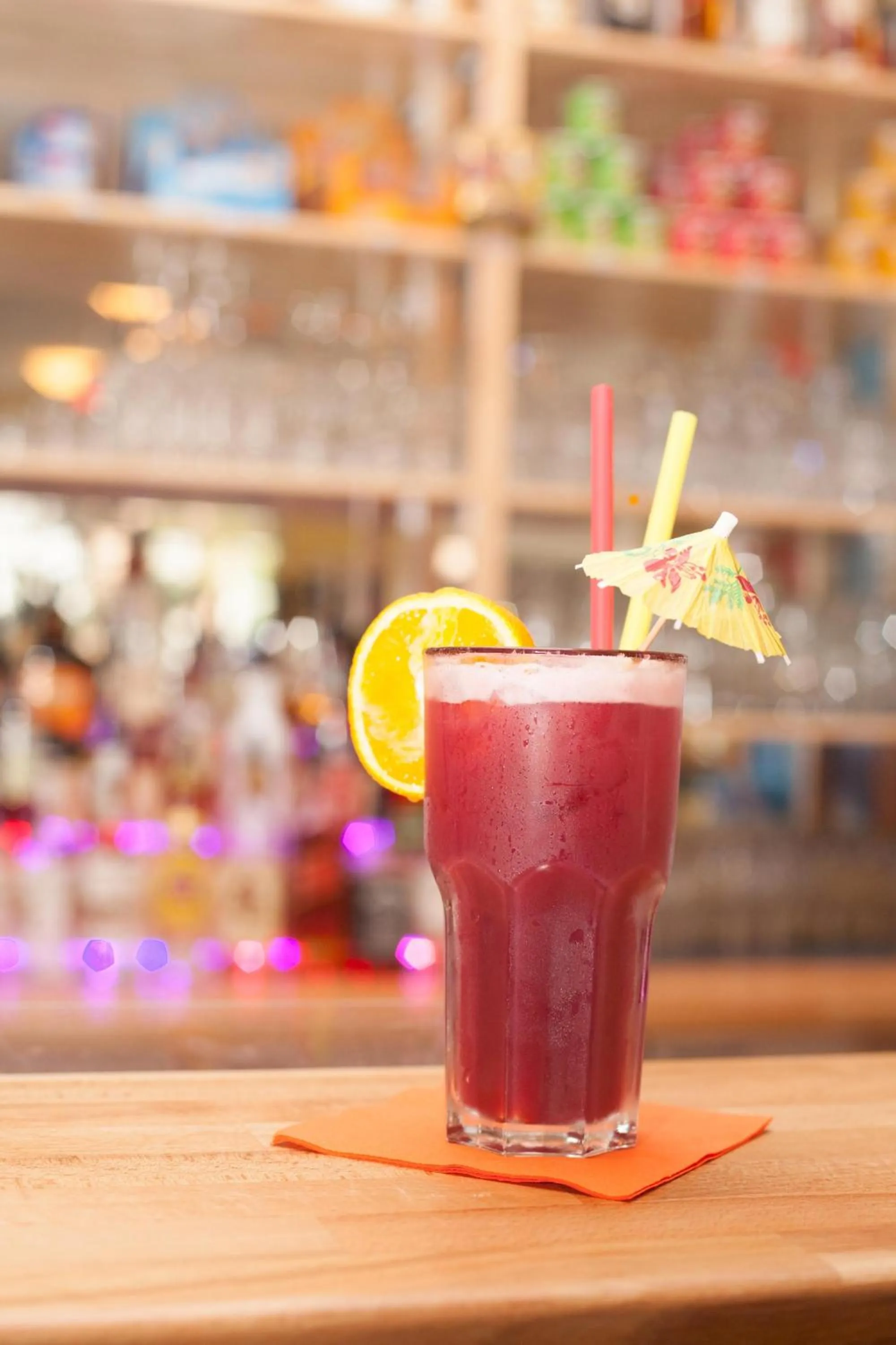 Lounge or bar in a&o Aachen Hauptbahnhof