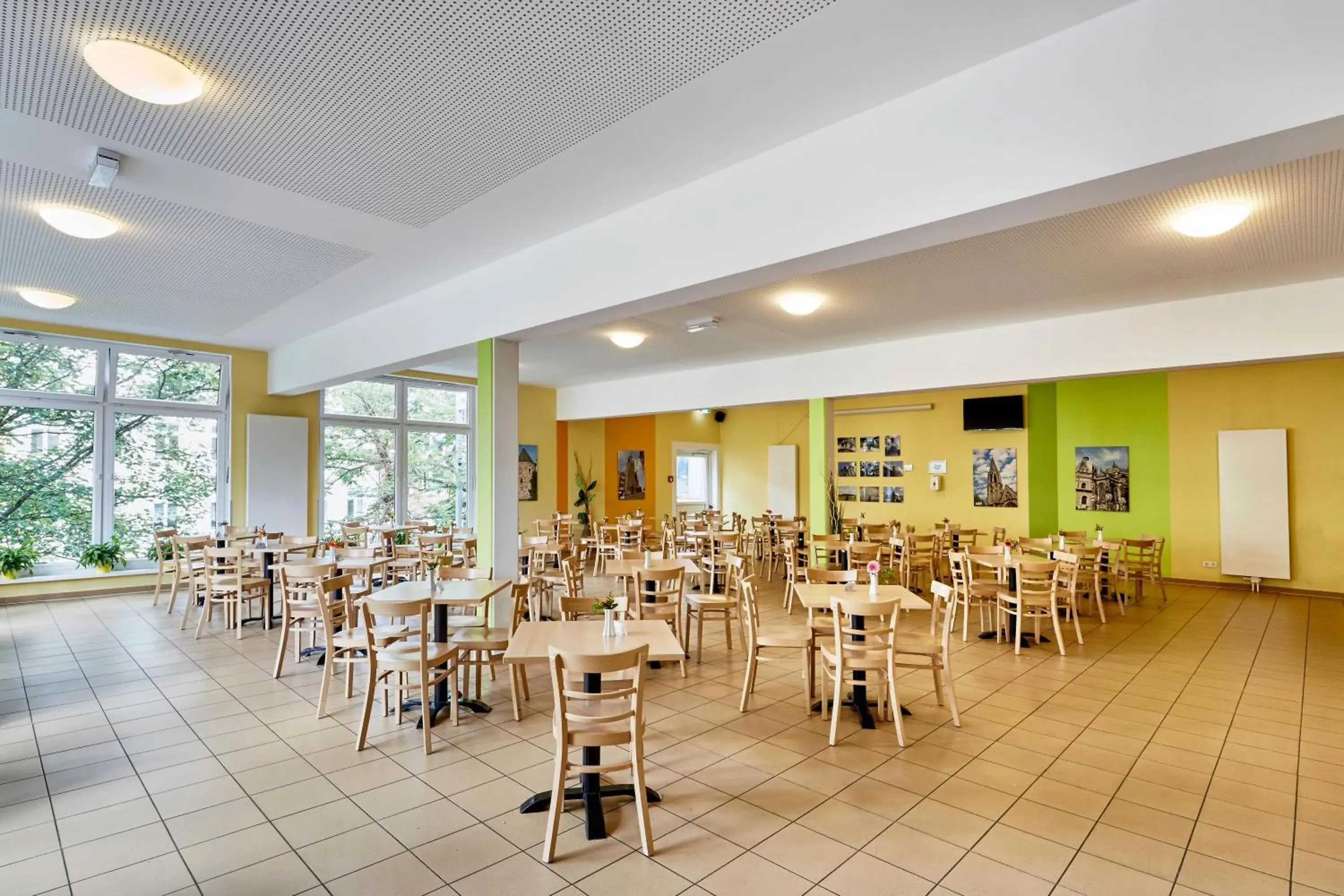 Restaurant/places to eat in a&o Aachen Hauptbahnhof Restaurant/places to eat in a&o Aachen Hauptbahnhof