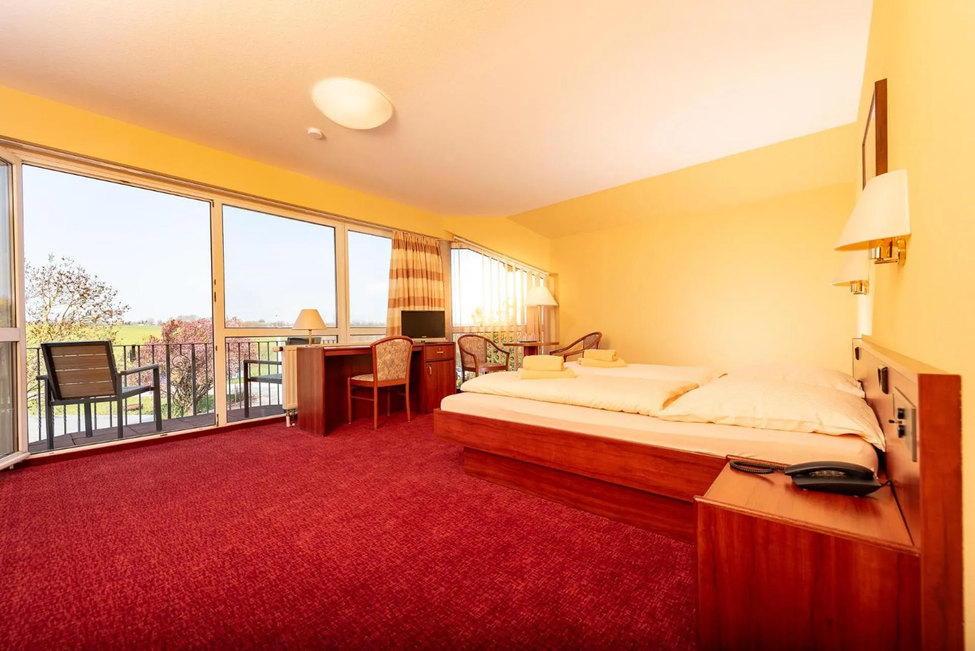 Twin Room with Balcony in Berghotel Wilhelmsburg