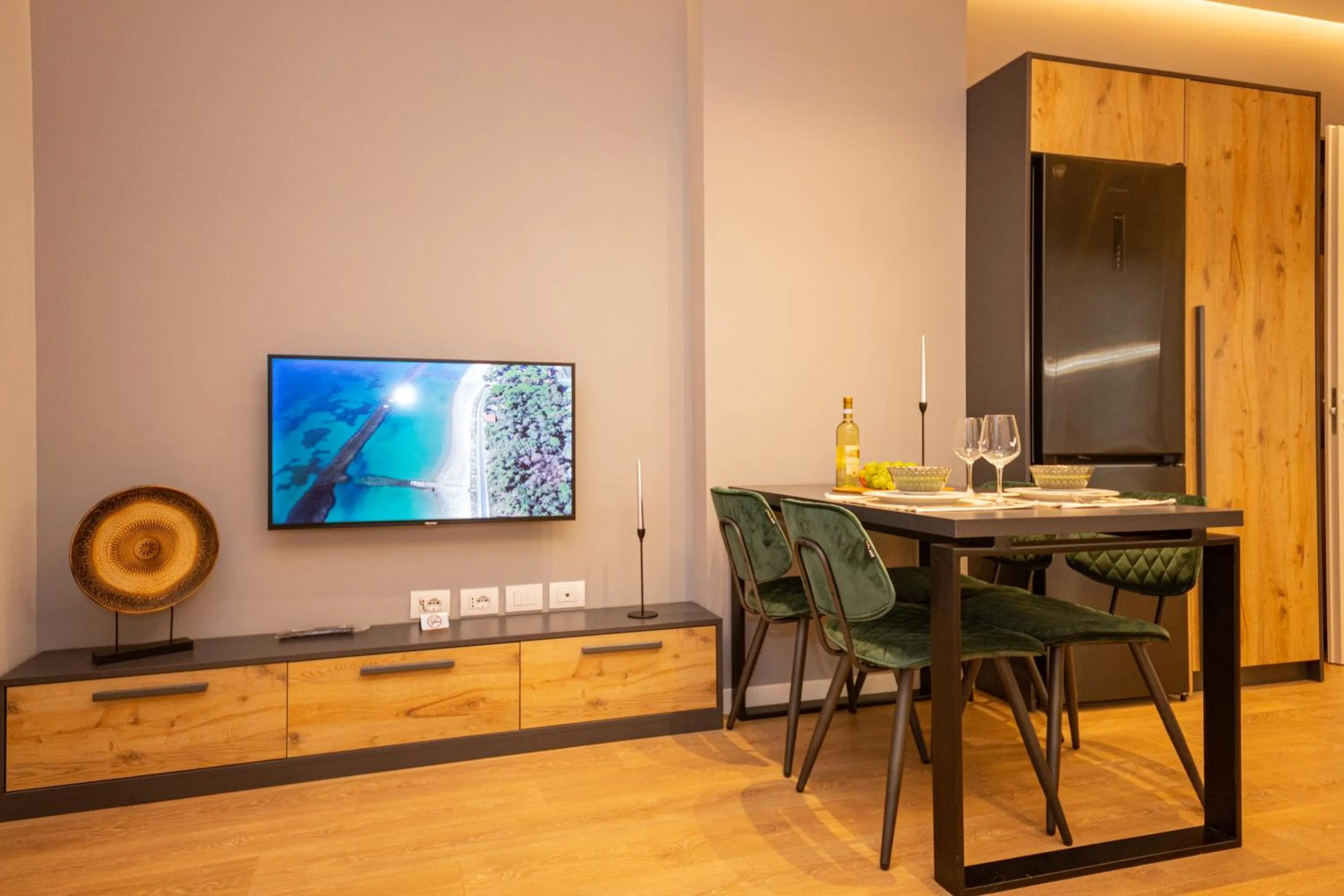 TV and multimedia in Central Chic Apartments