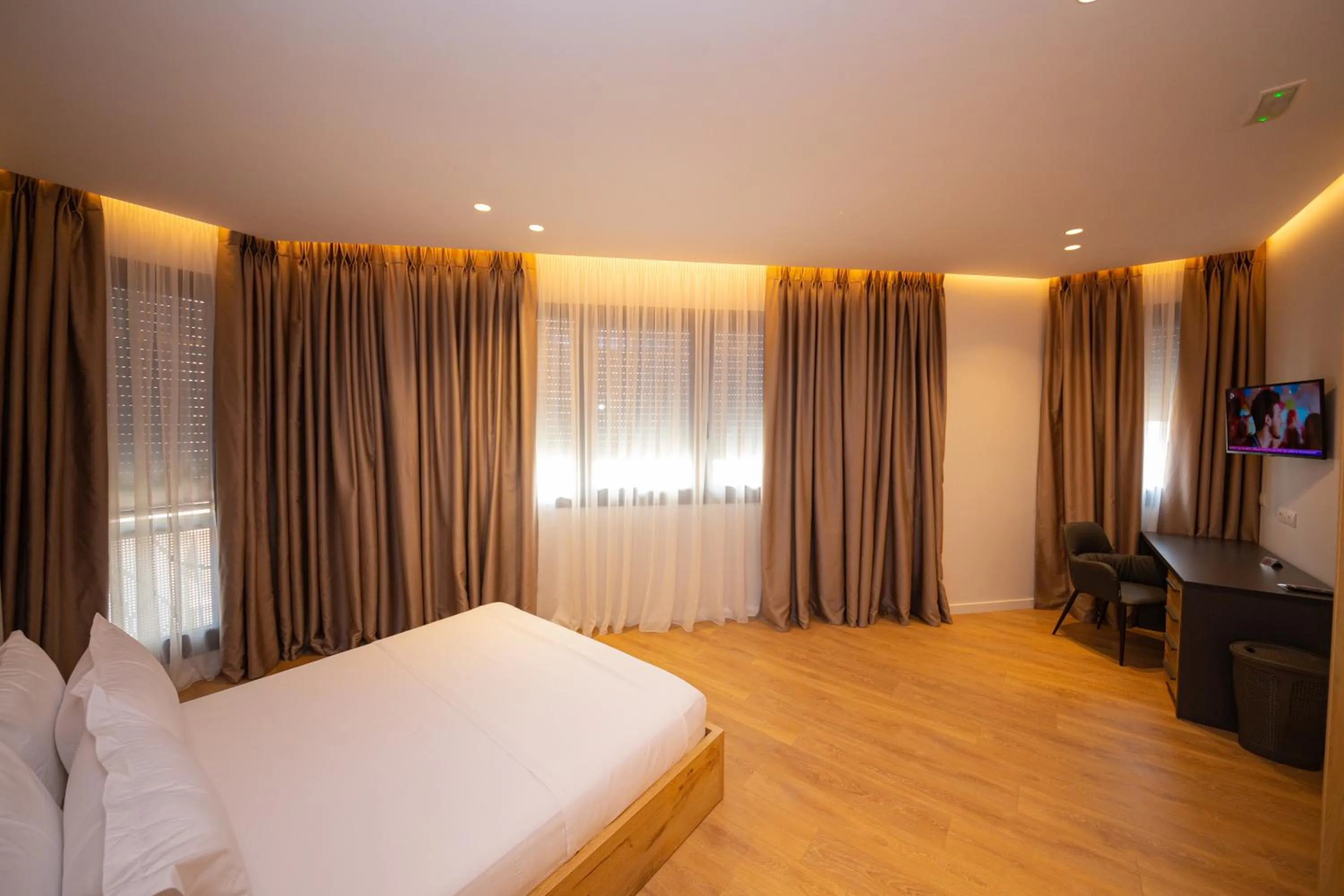 Bedroom, Bed in Central Chic Apartments