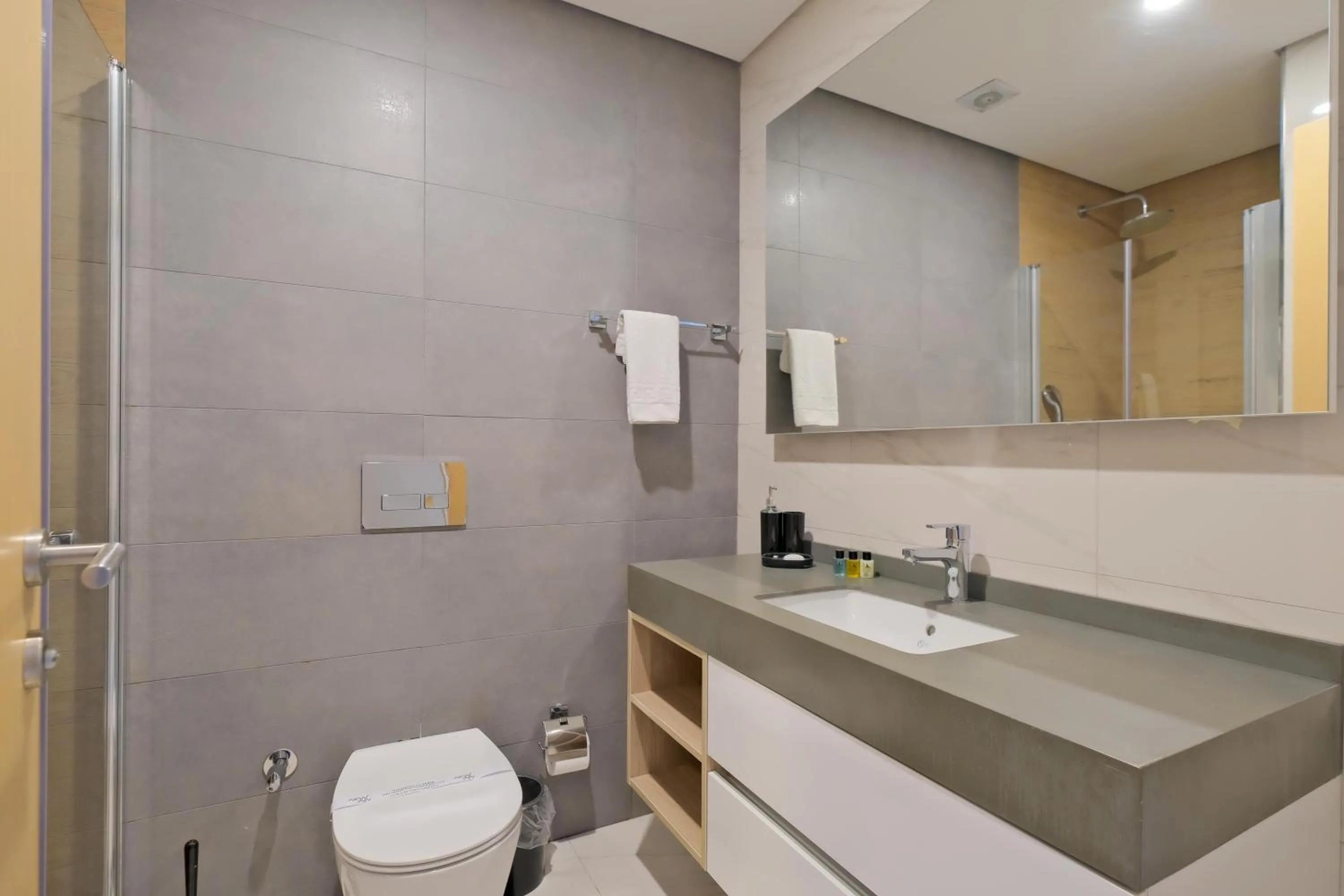 Shower in Grand Residence by NewInn