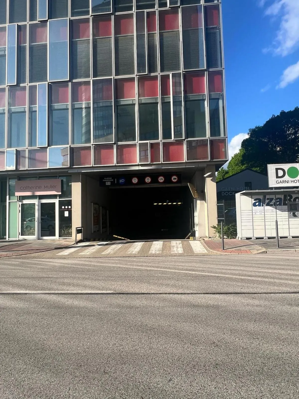 Parking in Garni Hotel DOCK Bratislava