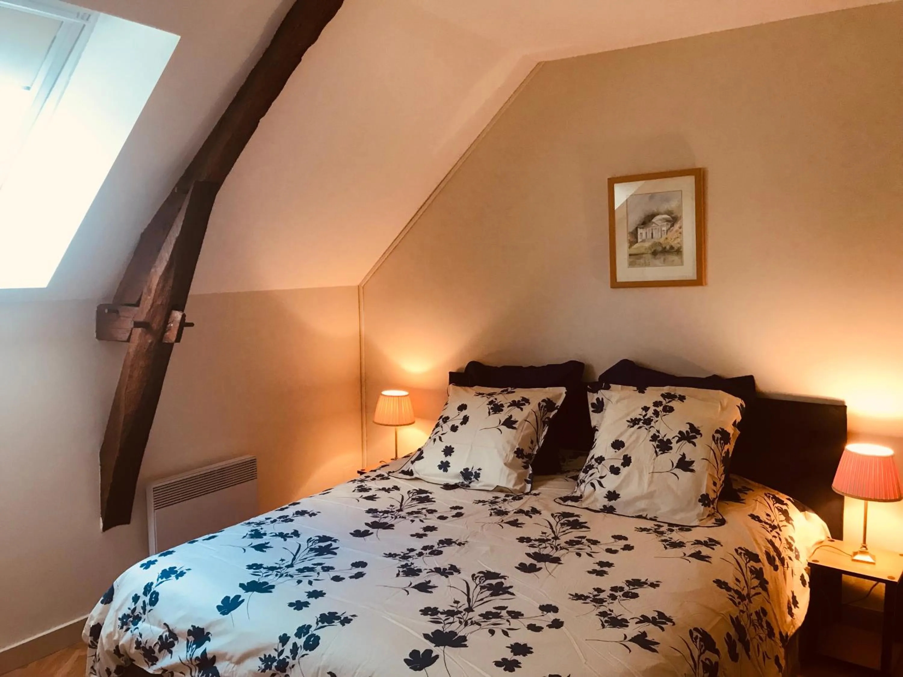 Bedroom, Bed in Loire Valley Cottages