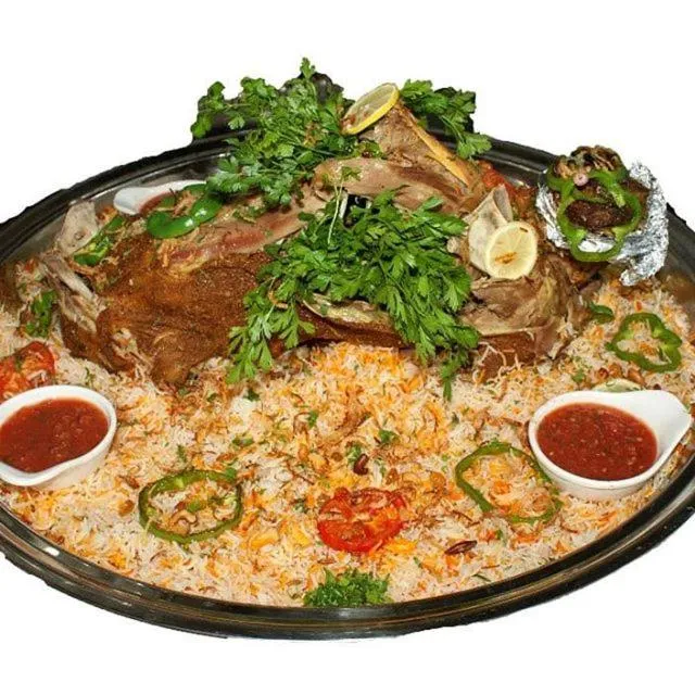 Food in Daraysh Hotel