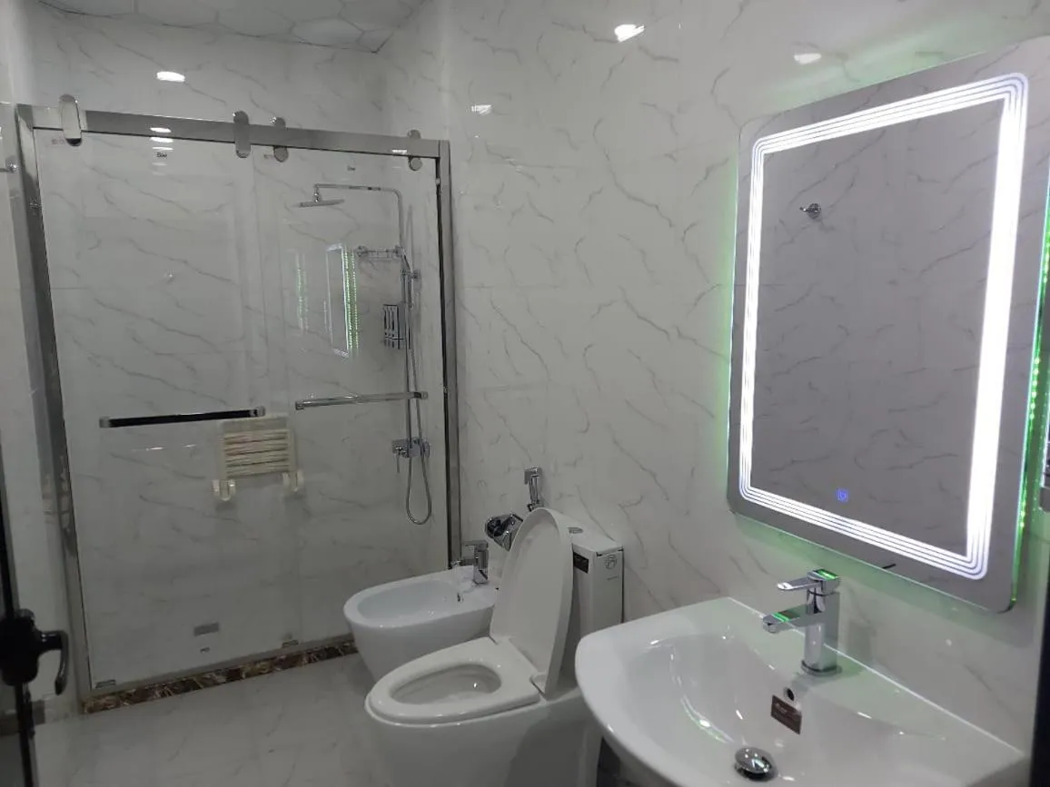 Bathroom in Daraysh Hotel