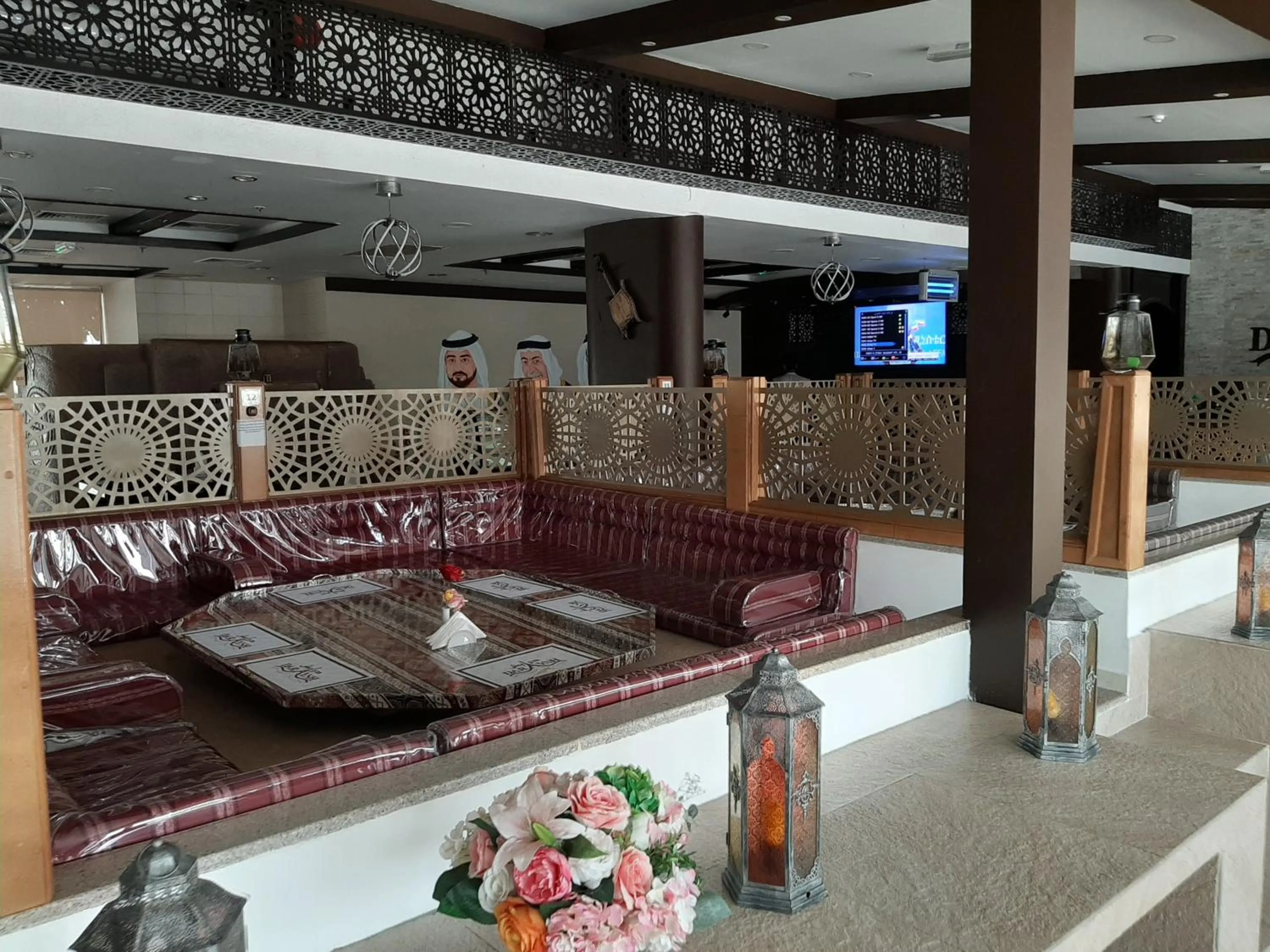 Restaurant/places to eat in Daraysh Hotel