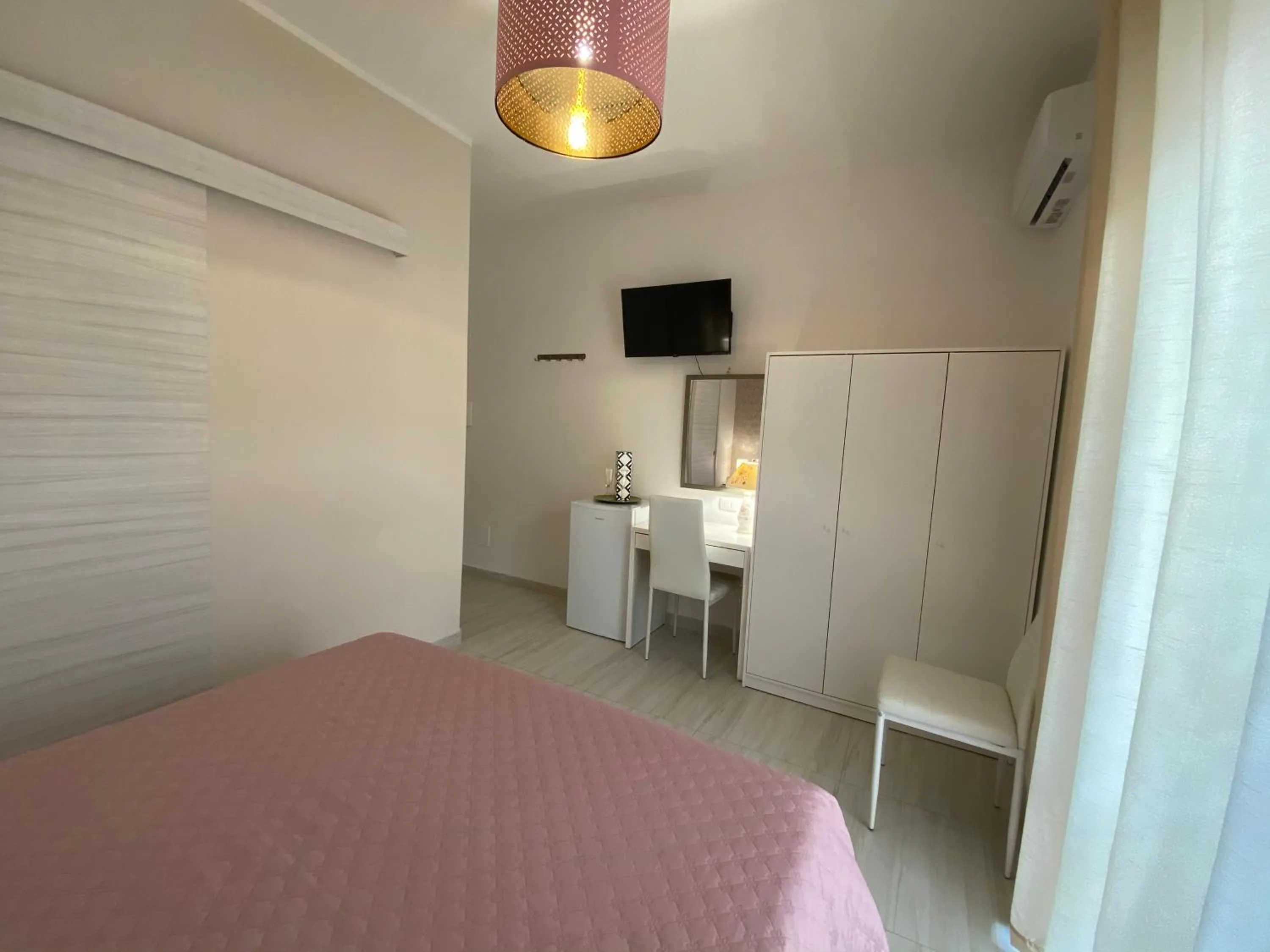 Photo of the whole room, Bed in B&B Enjoy Happyness