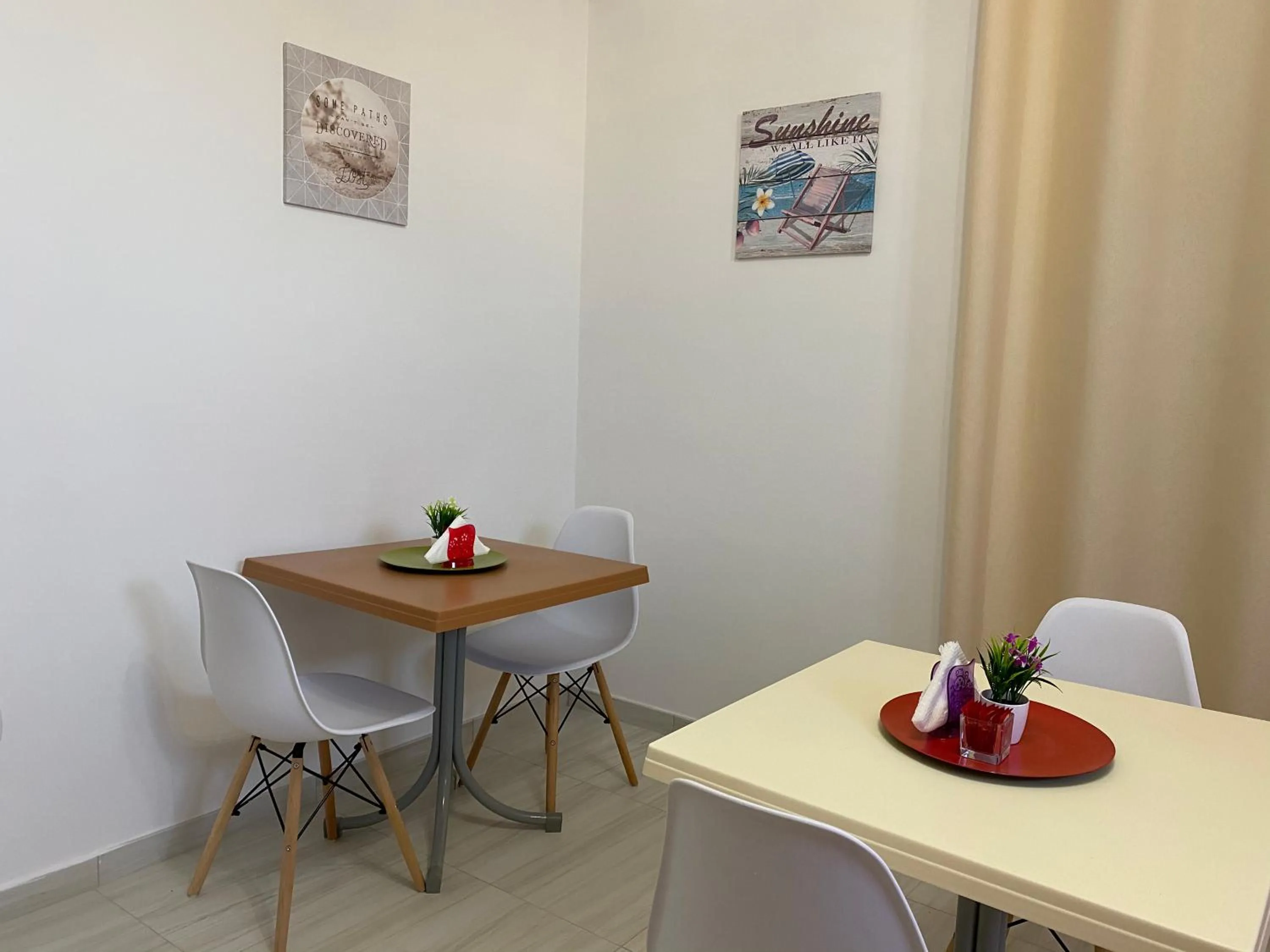 Communal kitchen in B&B Enjoy Happyness