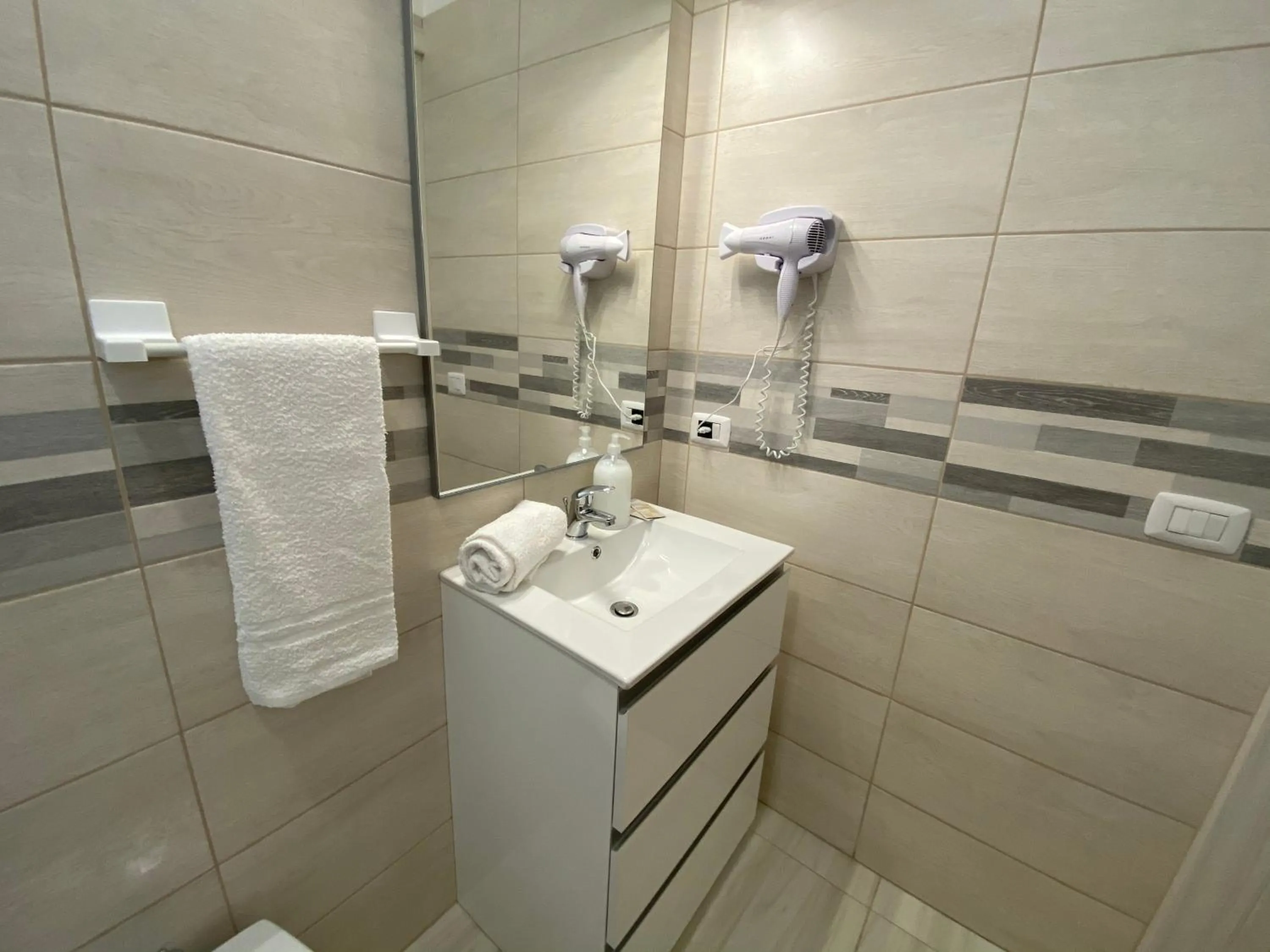 Bathroom in B&B Enjoy Happyness