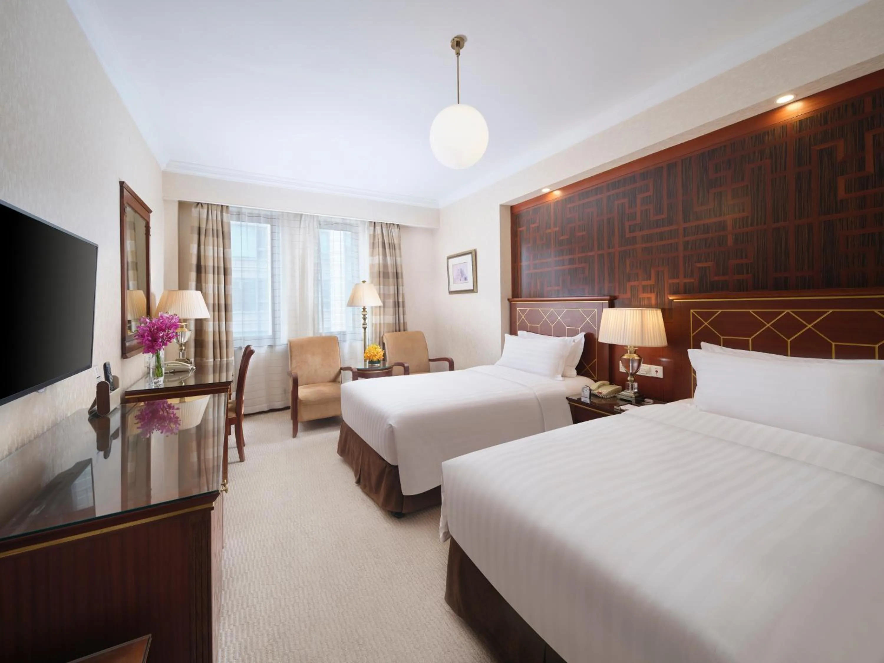 Bedroom, Bed in Shanghai Park Hotel - Hudec Excellent Historical Building - Priority Access for Classic Butterfly Cookies Without queuing to guests