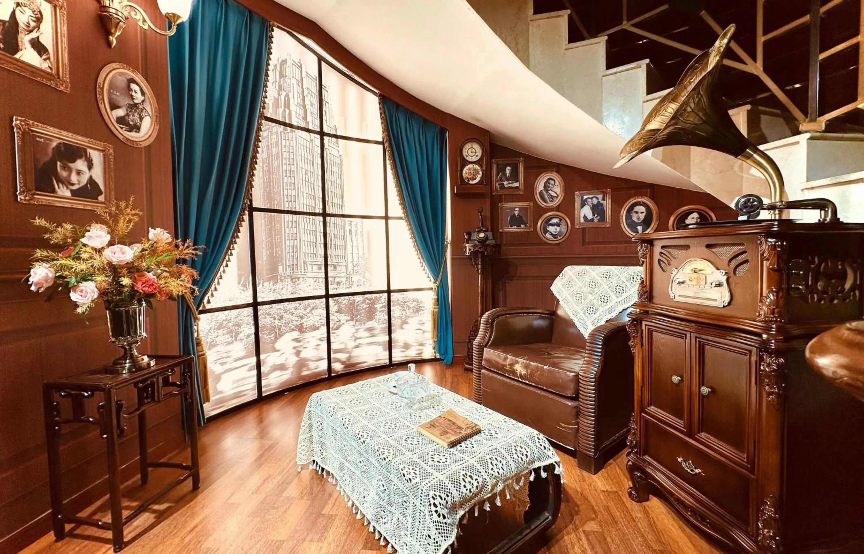 Lobby or reception, Bed in Shanghai Park Hotel - Hudec Excellent Historical Building - Priority Access for Classic Butterfly Cookies Without queuing to guests