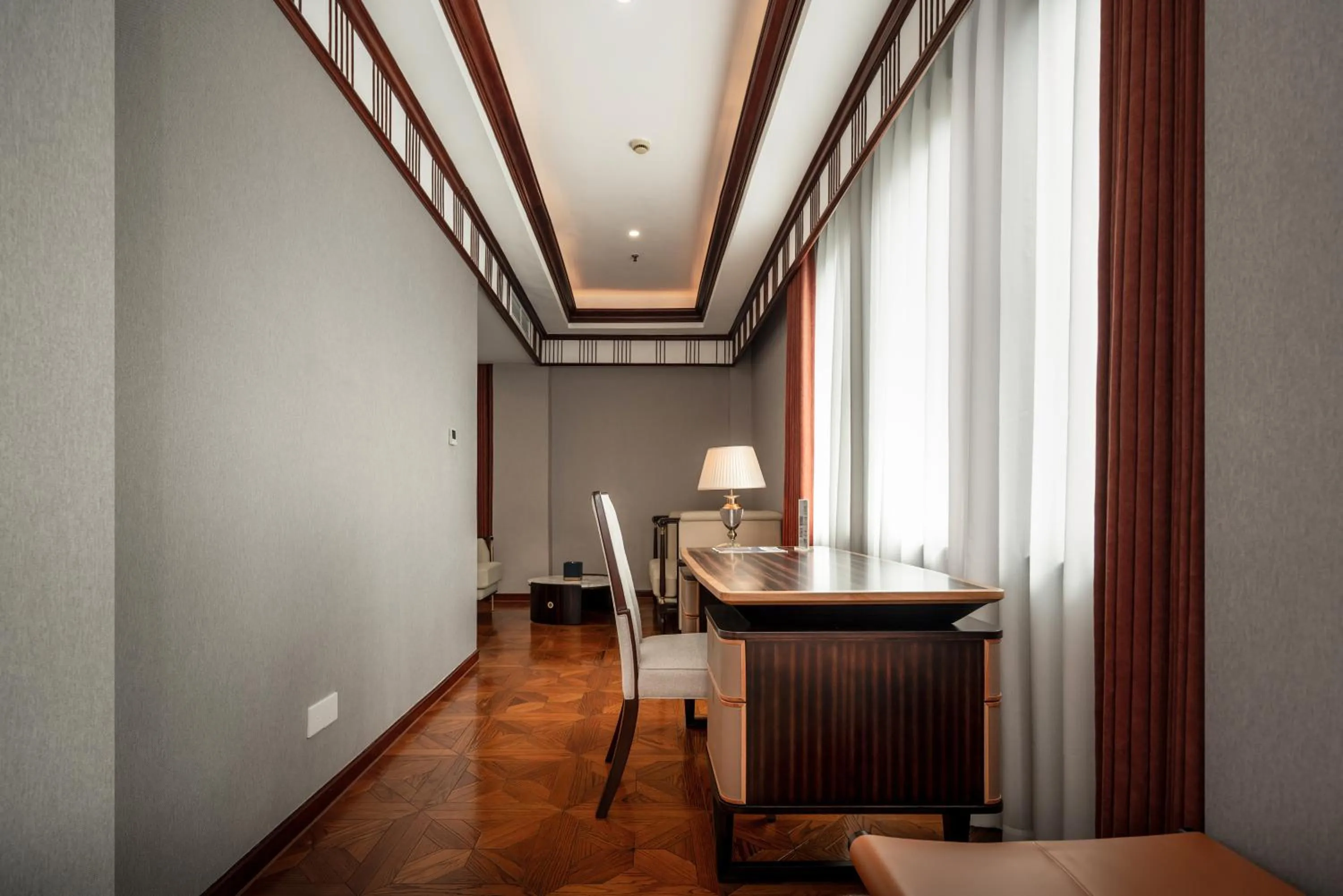 Living room in Shanghai Park Hotel - Hudec Excellent Historical Building - Priority Access for Classic Butterfly Cookies Without queuing to guests