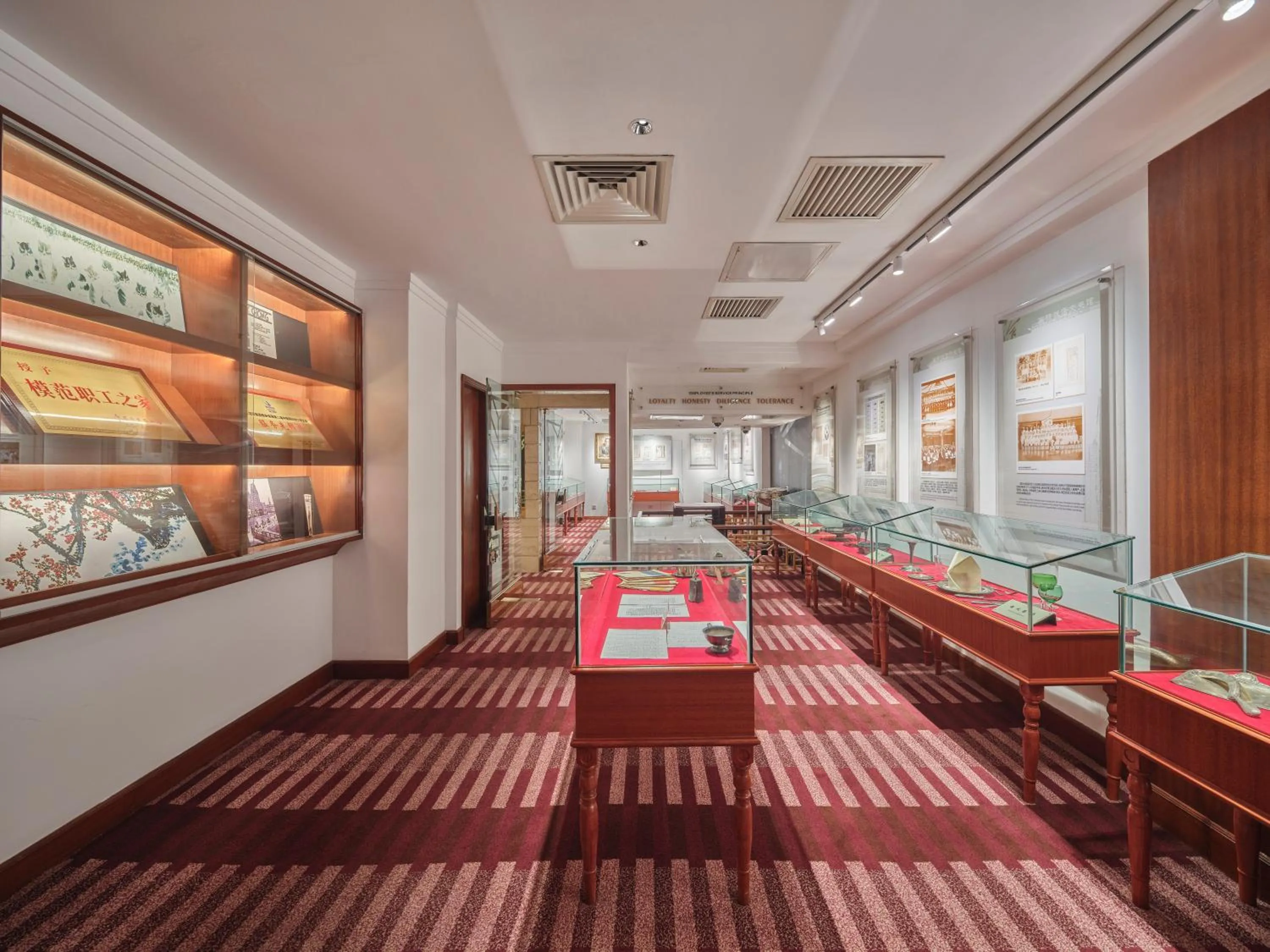 Seating area in Shanghai Park Hotel - Hudec Excellent Historical Building - Priority Access for Classic Butterfly Cookies Without queuing to guests