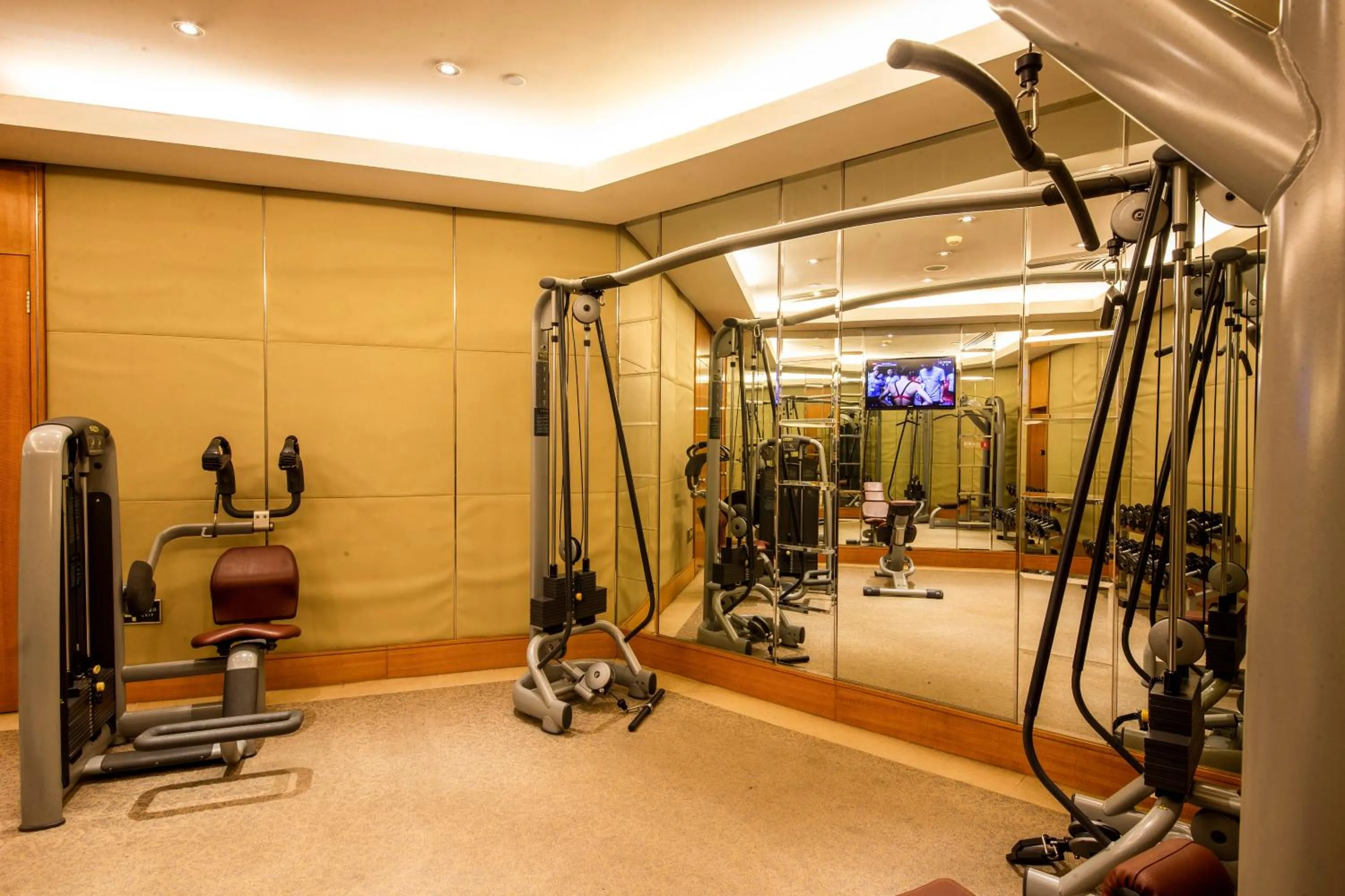 Fitness centre/facilities in The Kunlun Beijing Jin Jiang Radisson