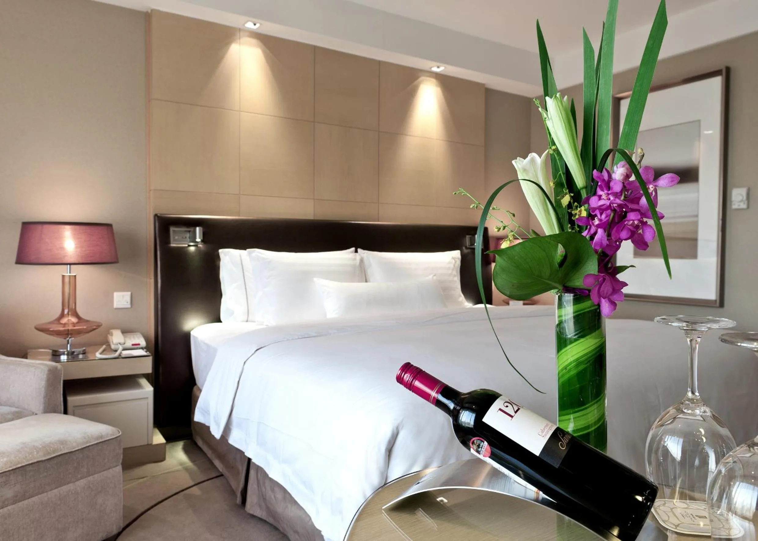 Bedroom, Bed in The Kunlun Beijing Jin Jiang Radisson