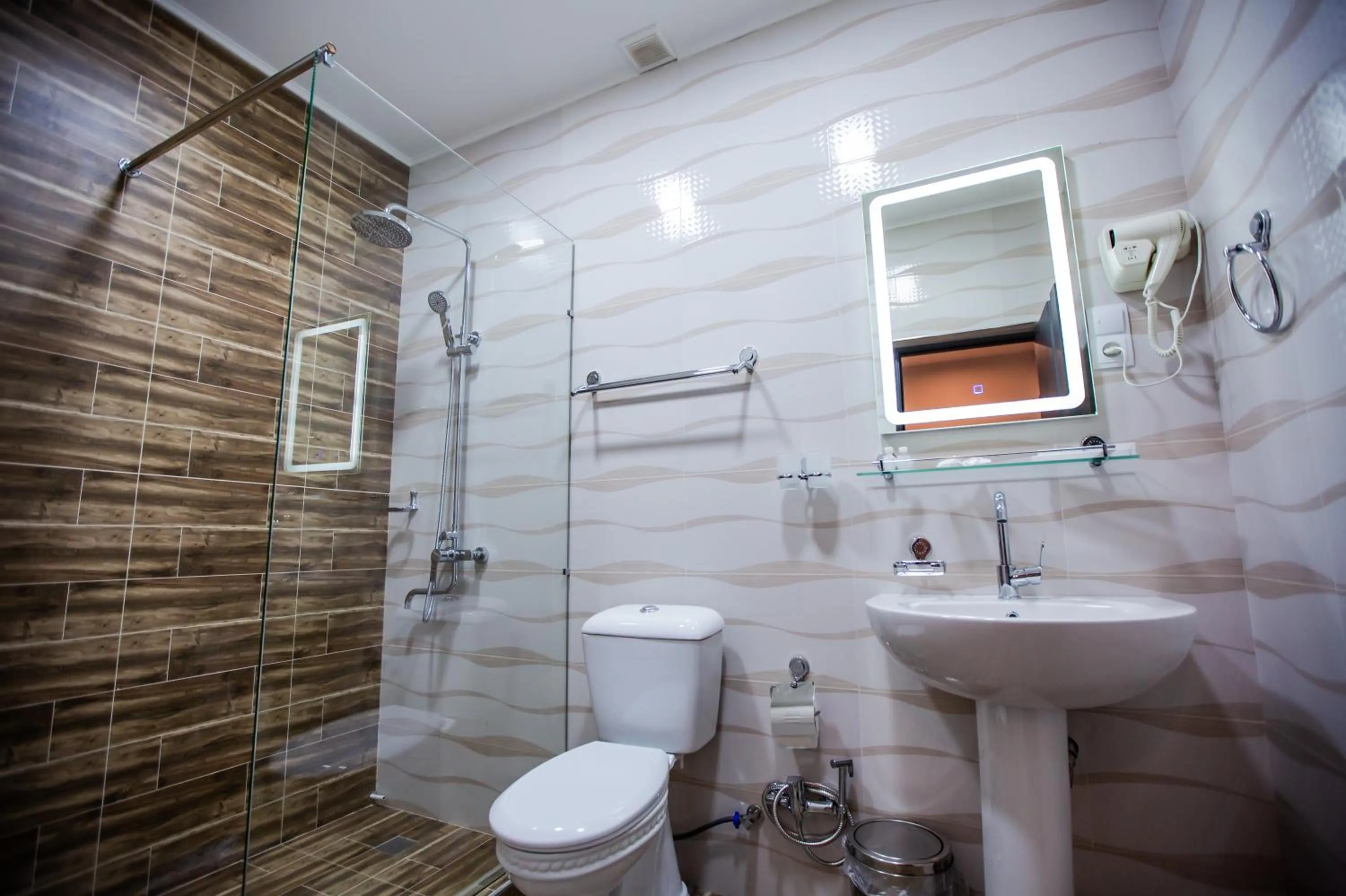 Shower in Hotel Ak Saray