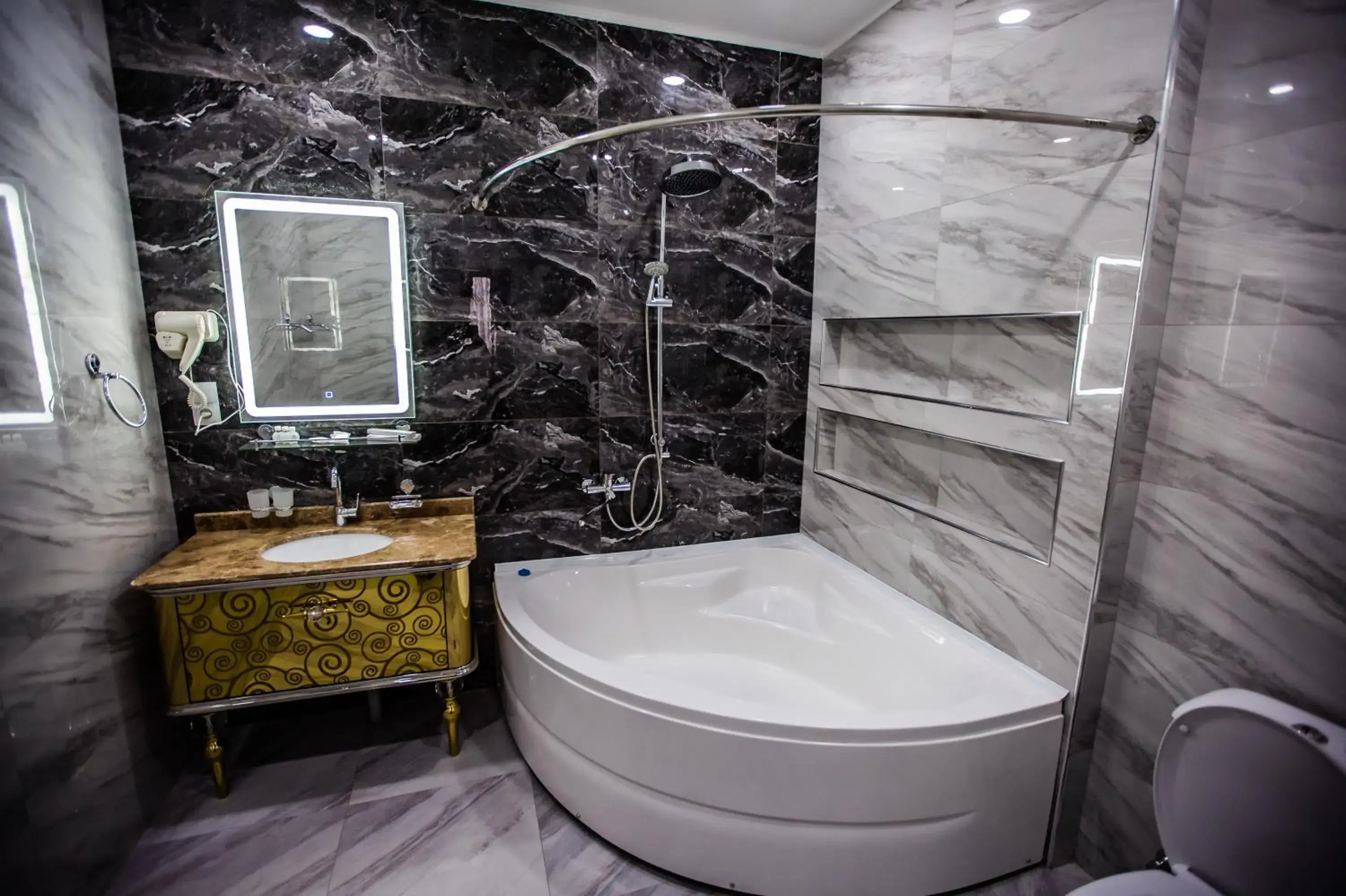 Family Room with Bath in Hotel Ak Saray Family Room with Bath in Hotel Ak Saray