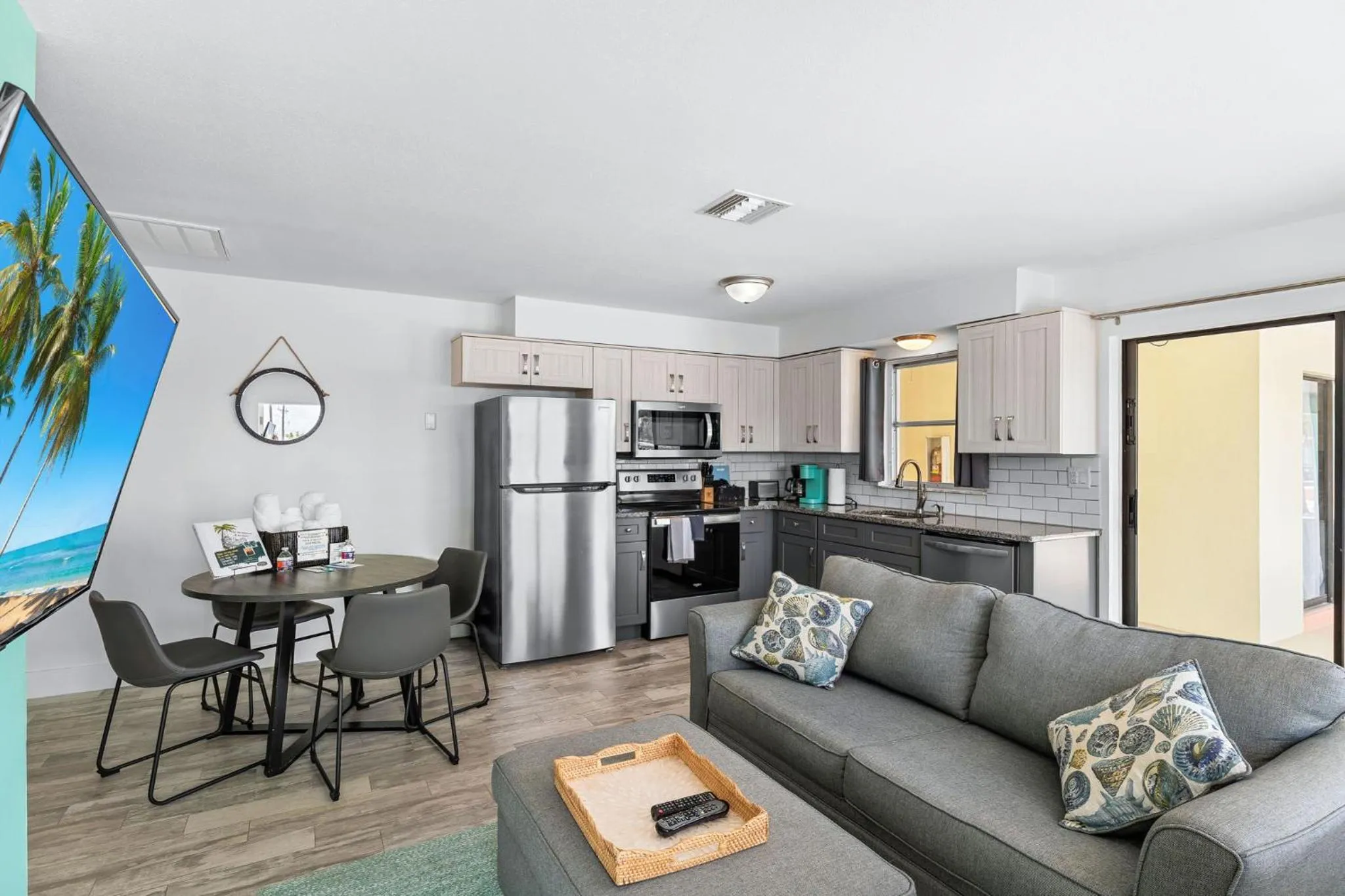 Kitchen or kitchenette in Off the Charts Inn