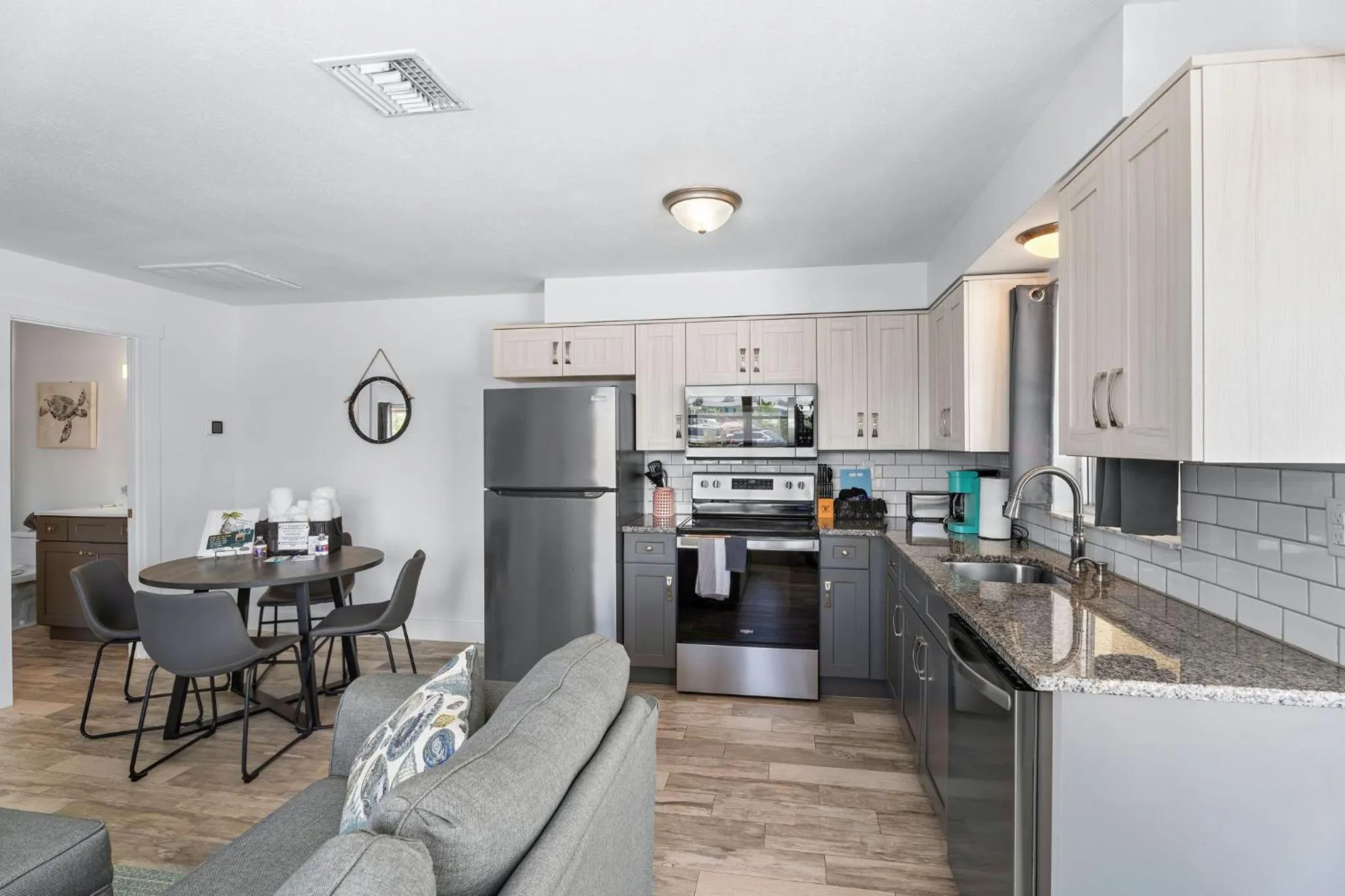 Kitchen or kitchenette in Off the Charts Inn