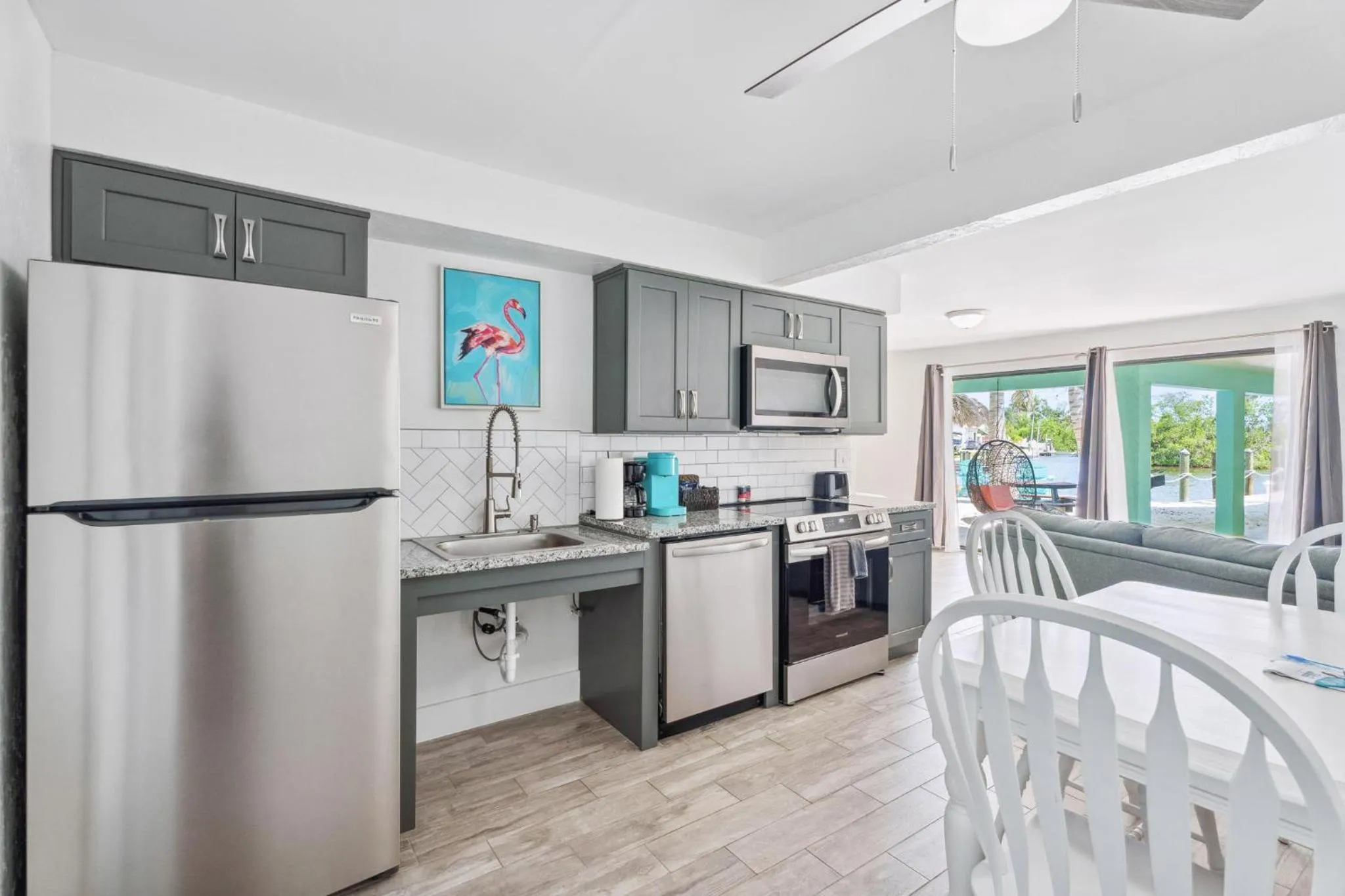 Kitchen or kitchenette in Off the Charts Inn