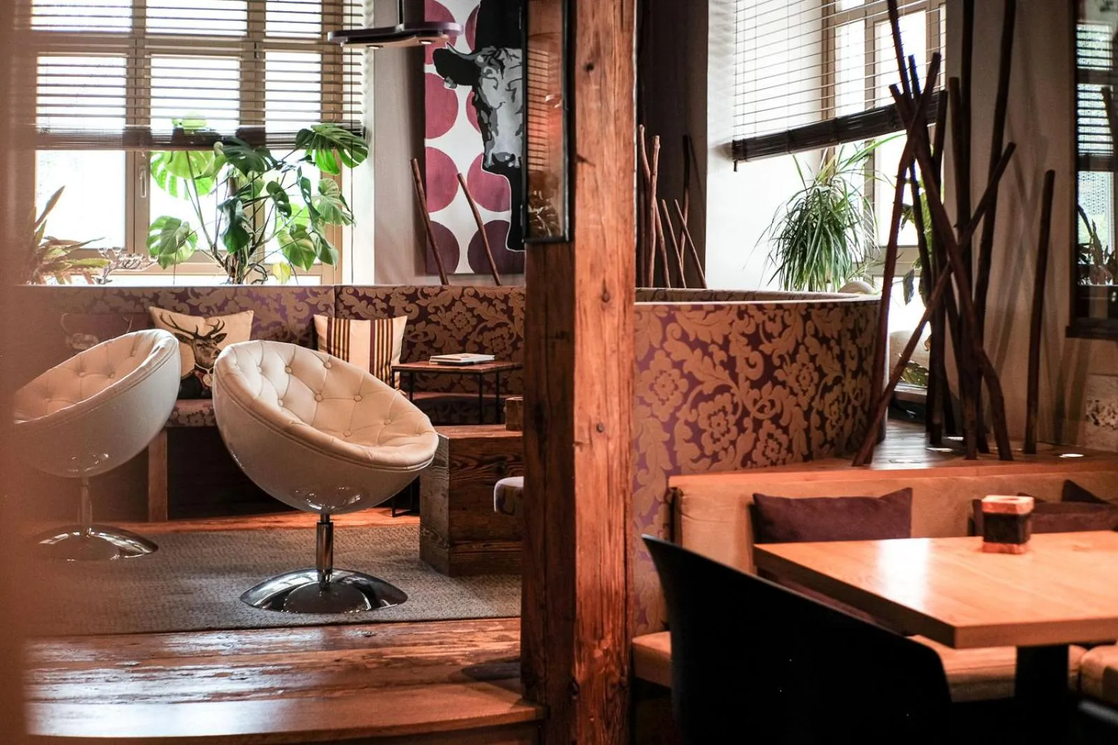 Communal lounge/ TV room in The Townhouse Ruhpolding - Individual Design & Casual Concept