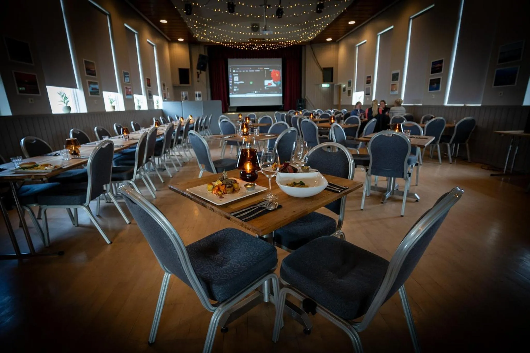 Restaurant/places to eat in Cave apartment