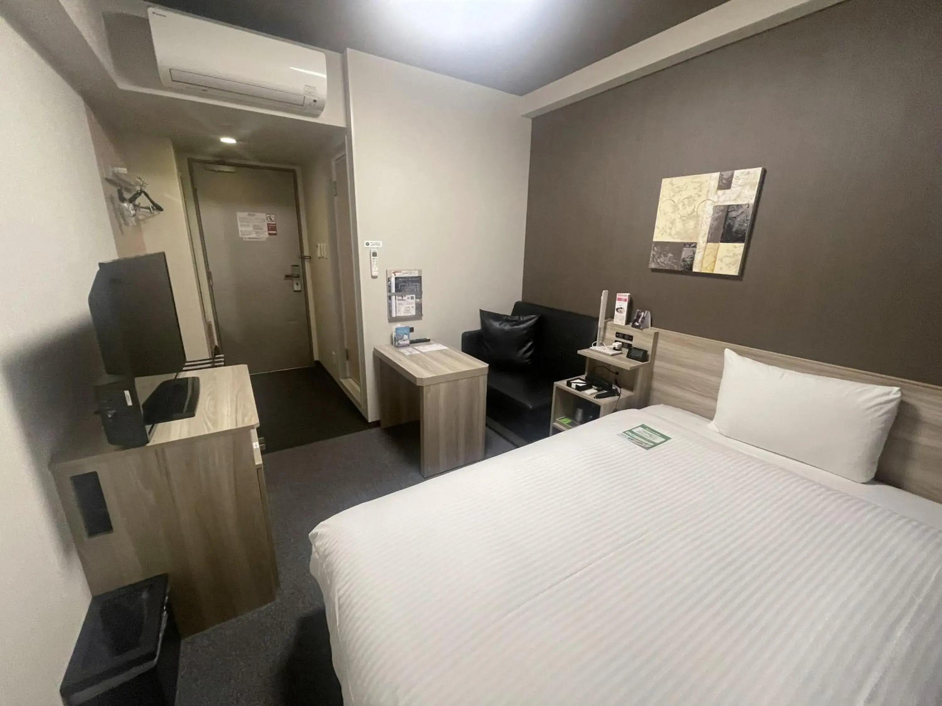 Photo of the whole room, Bed in Route Inn Grantia Tokai Spa&Relaxation Photo of the whole room, Bed in Route Inn Grantia Tokai Spa&Relaxation