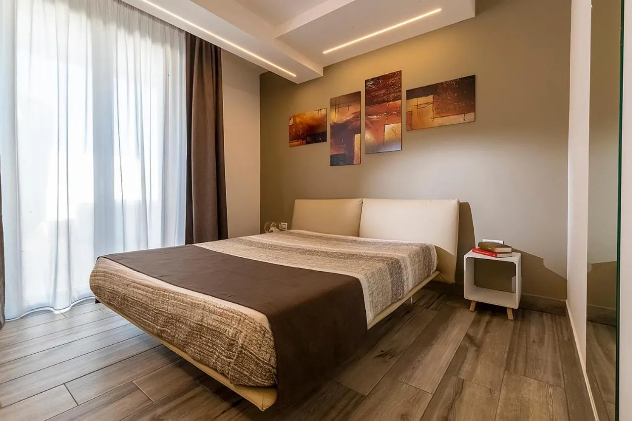 Photo of the whole room, Bed in Sundeck Hotel