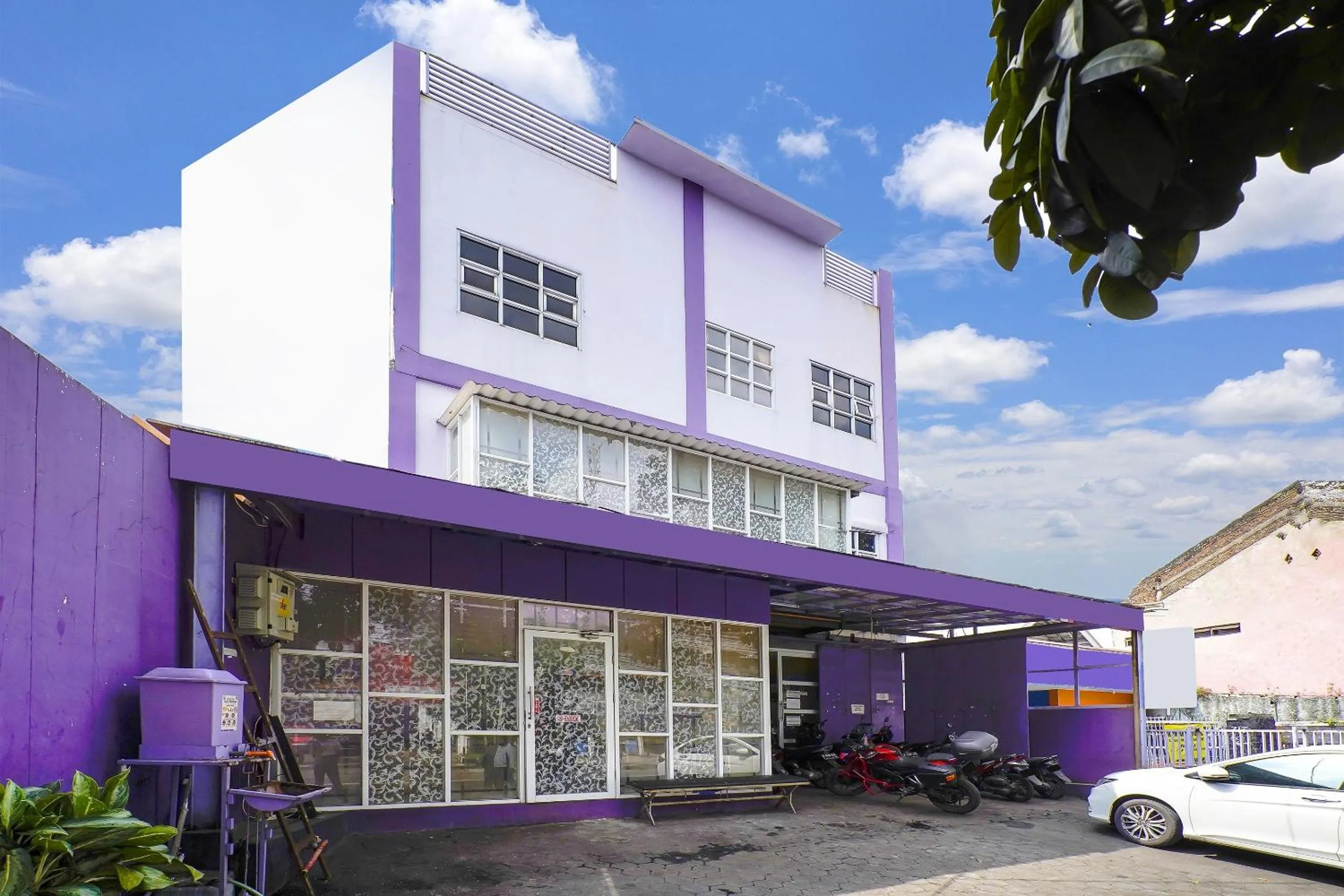 Facade/entrance in OYO 91299 Violet Guest House