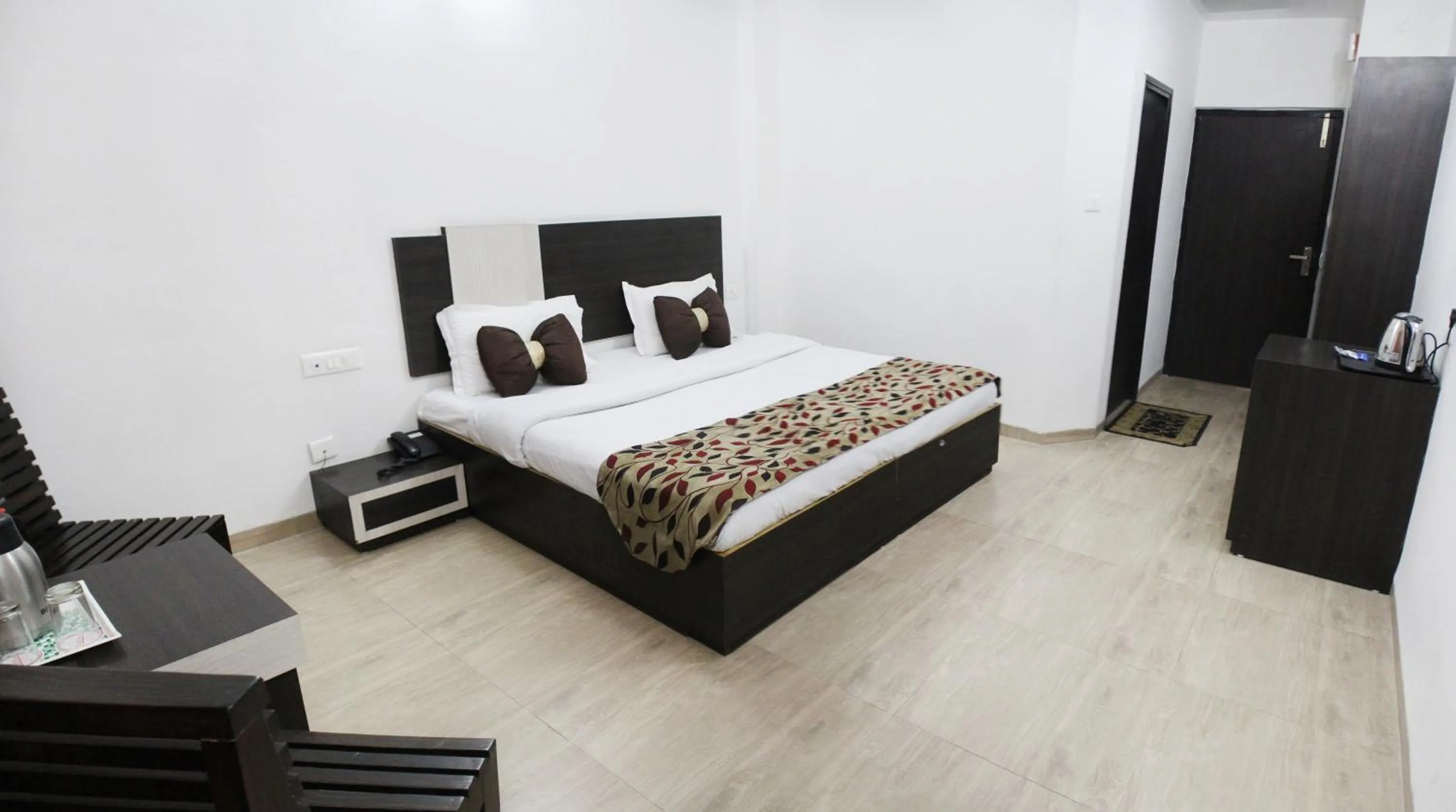 Coffee/tea facilities in Hotel Vatika - the riverside resort