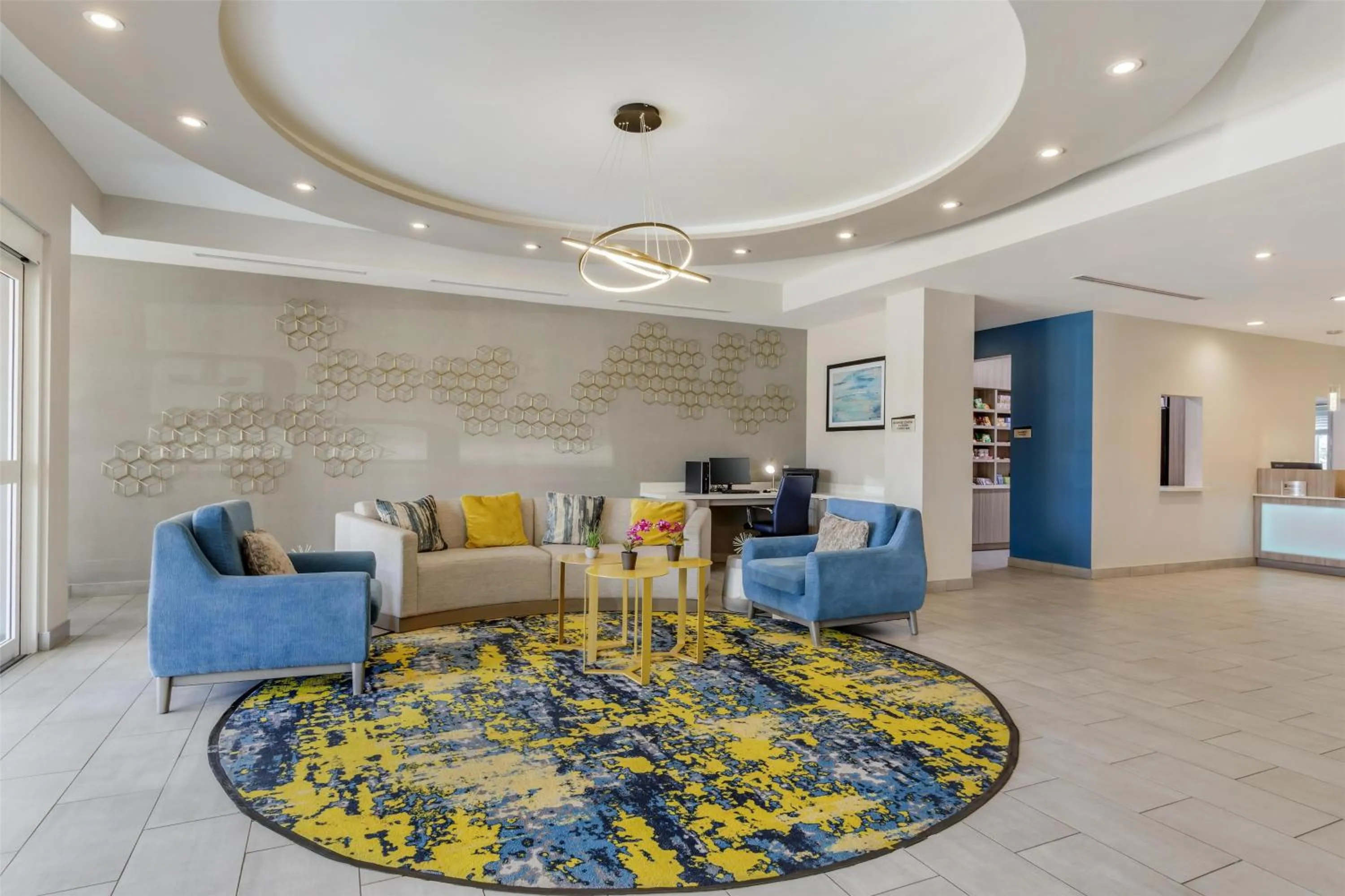 Lobby or reception in Best Western Plus Mid County