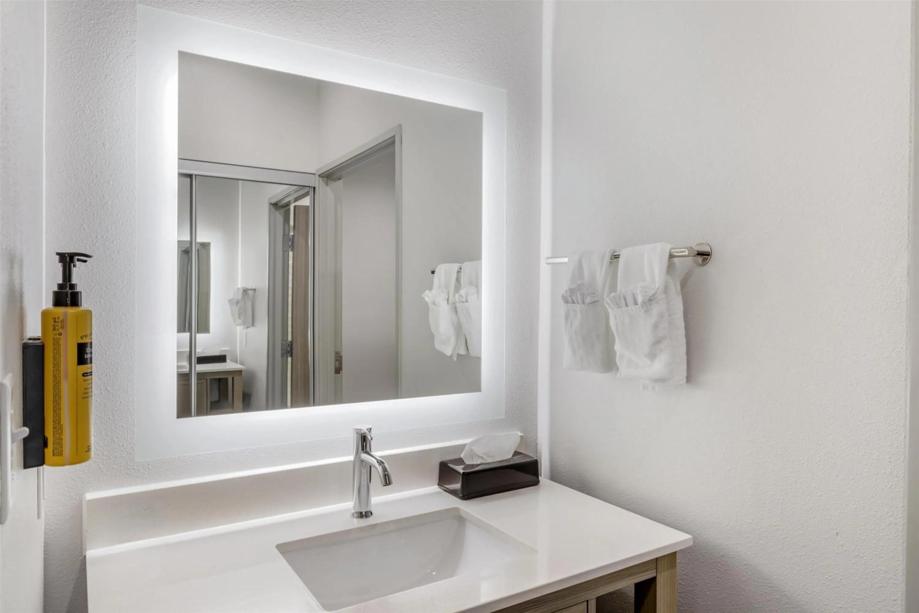 Bathroom in Best Western Plus Mid County